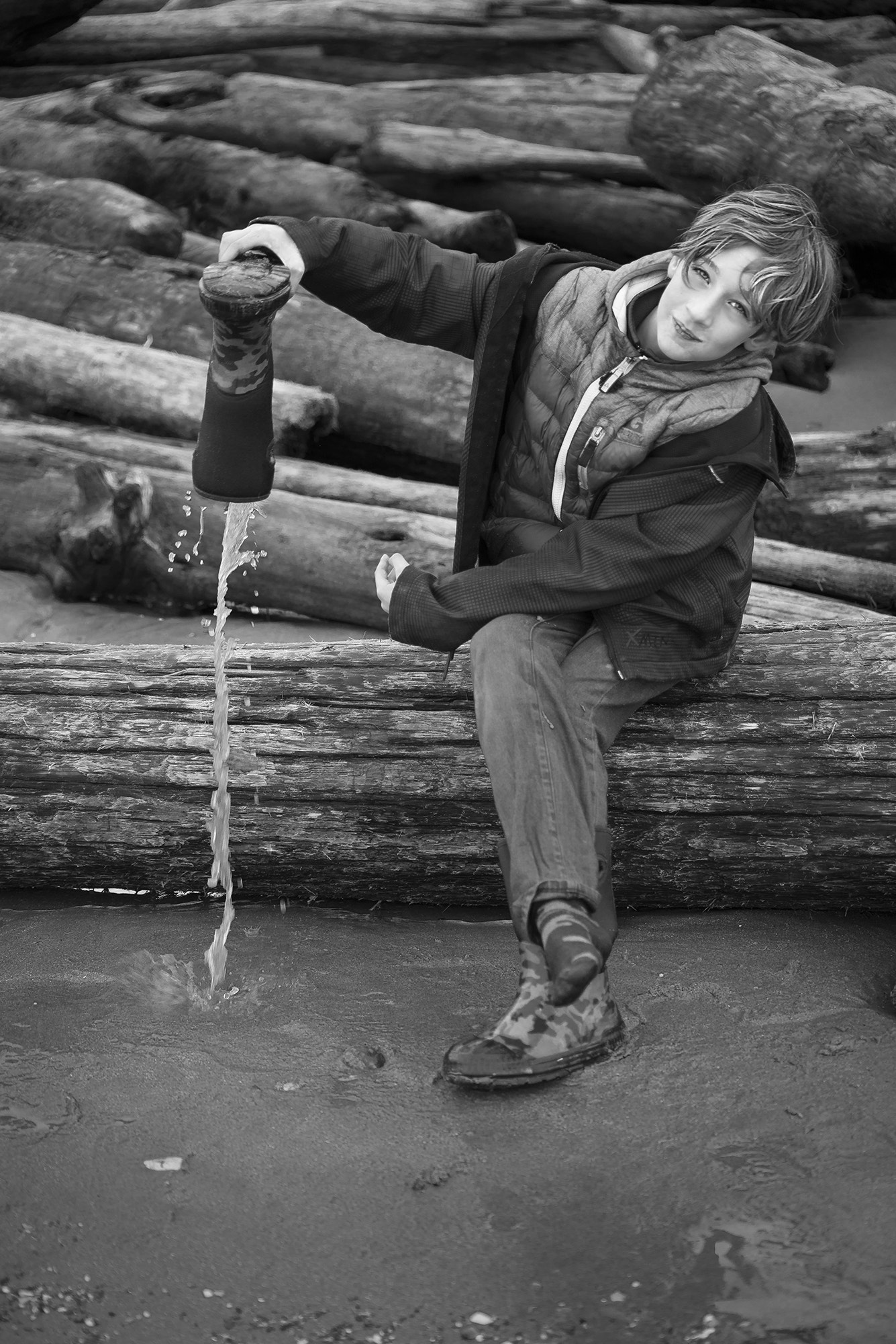 Nikon D600 + AF Nikkor 70-210mm f/4-5.6 sample photo. Jasper tofino waterlog photography