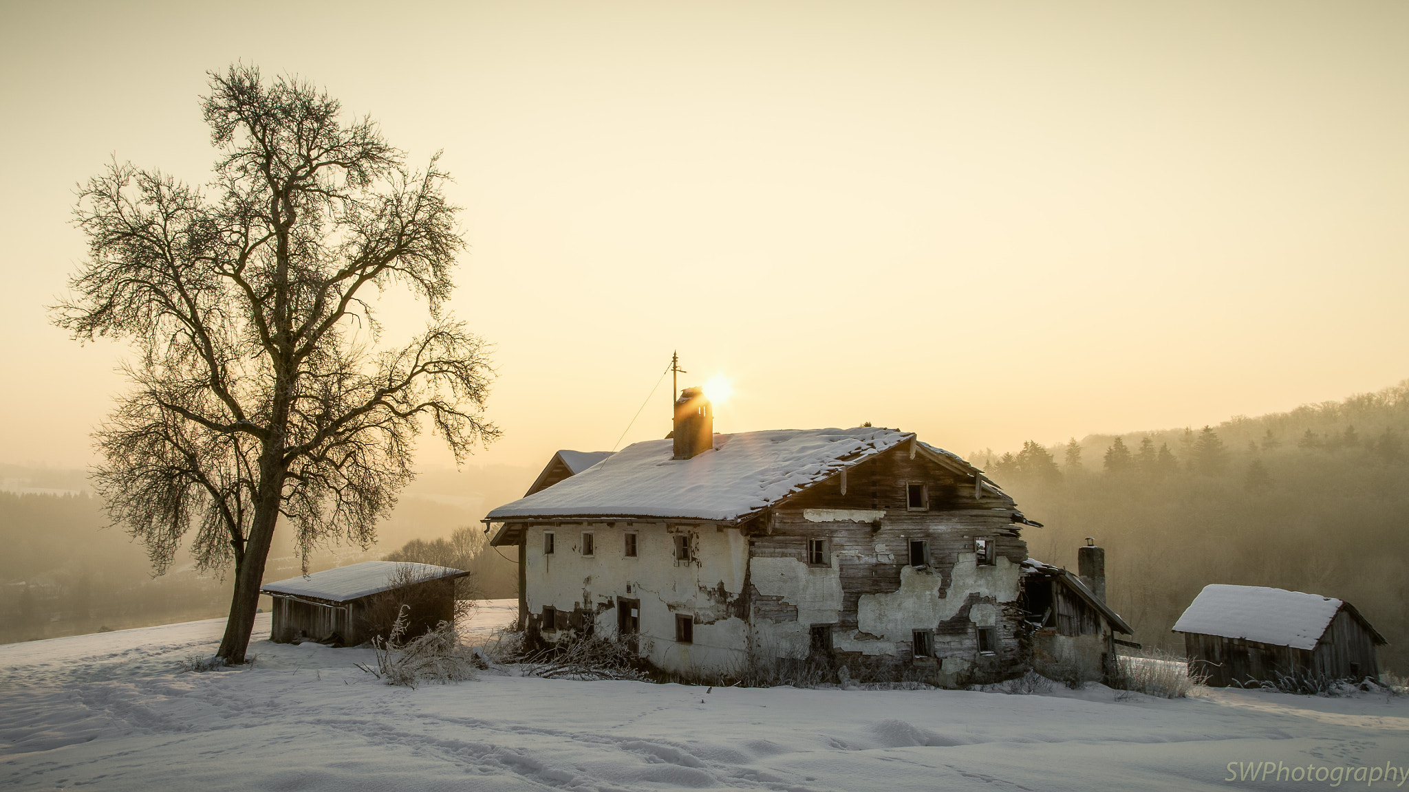 Sony a7 II + Canon EF 24-105mm F4L IS USM sample photo. Sunrise at the abandoned house photography