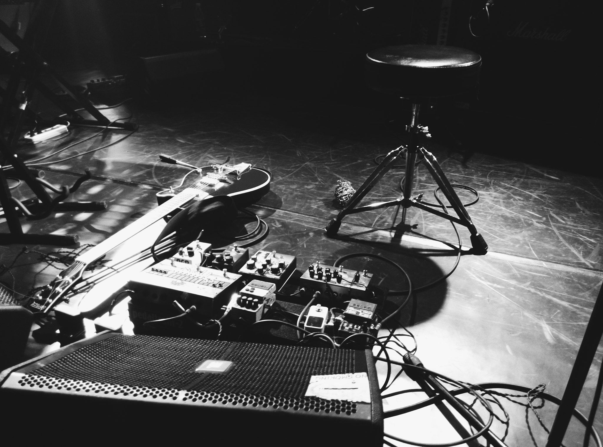Meizu m1 metal sample photo. Guitar photography