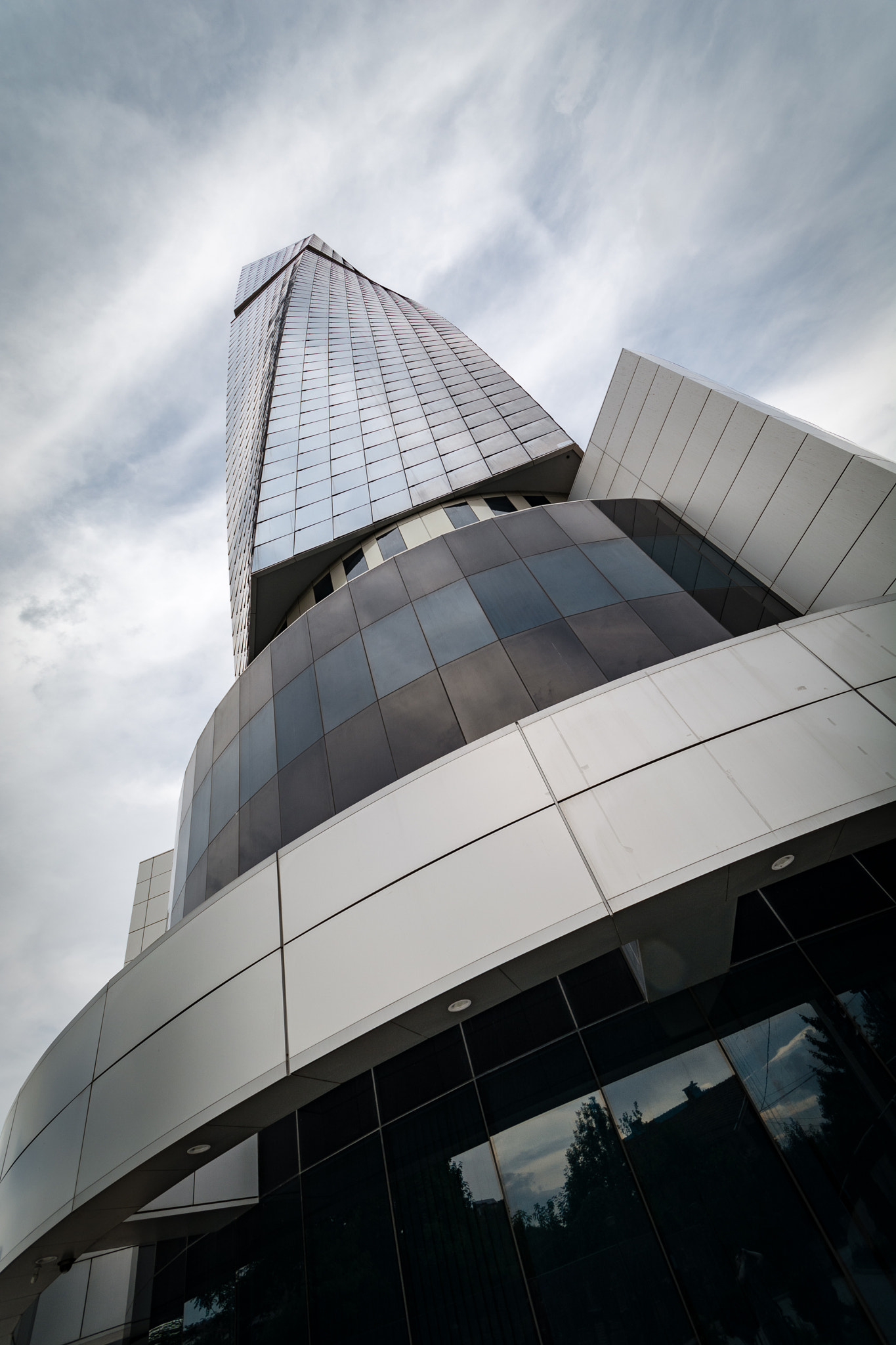 Sigma 10-20mm F4-5.6 EX DC HSM sample photo. Avaz twist tower photography
