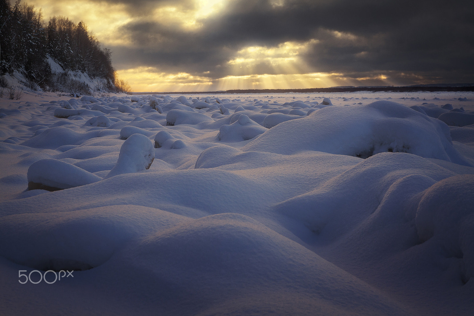 Canon EF-S 17-55mm F2.8 IS USM sample photo. Snow sea photography