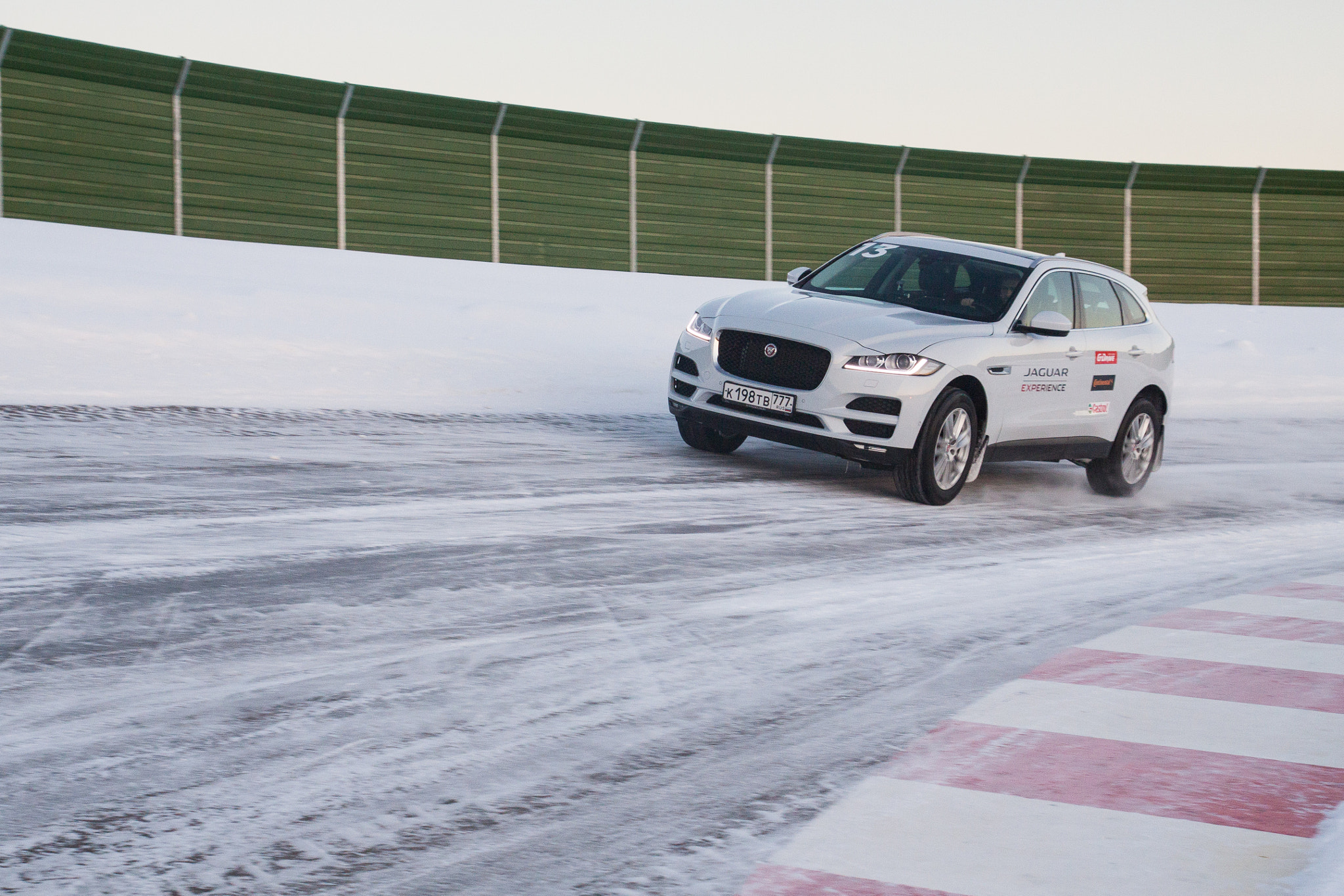 Tamron SP AF 17-50mm F2.8 XR Di II LD Aspherical (IF) sample photo. Jaguar f-pace photography