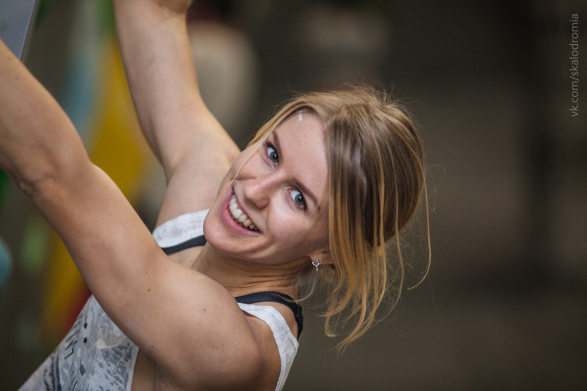 Canon EF 200mm F2.8L II USM sample photo. Climber girl photography