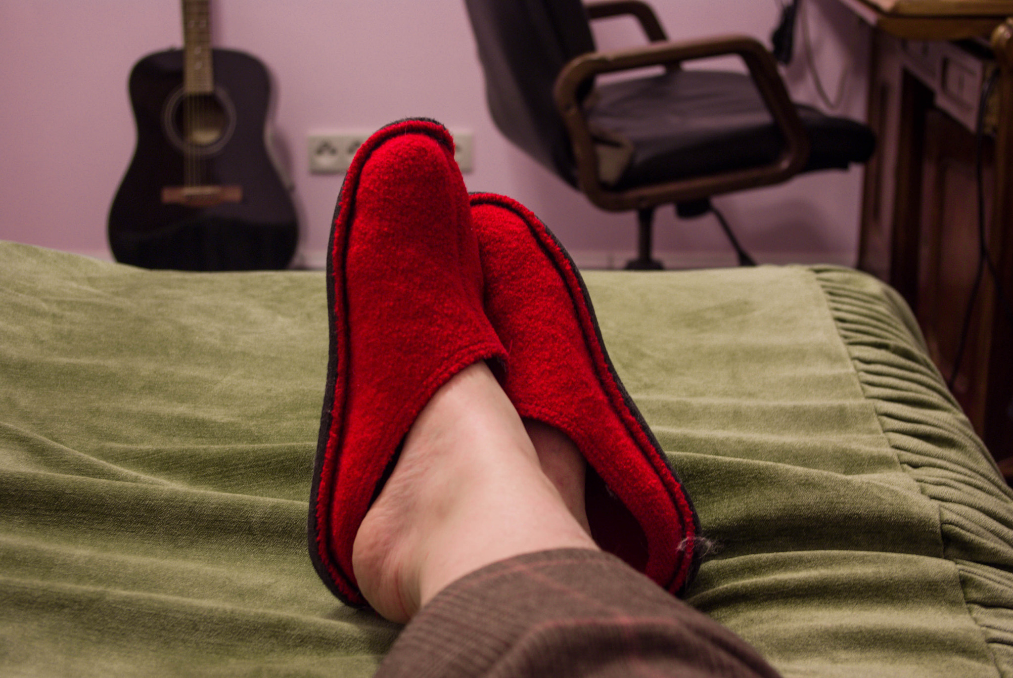 Pentax K-m (K2000) sample photo. Red slippers photography