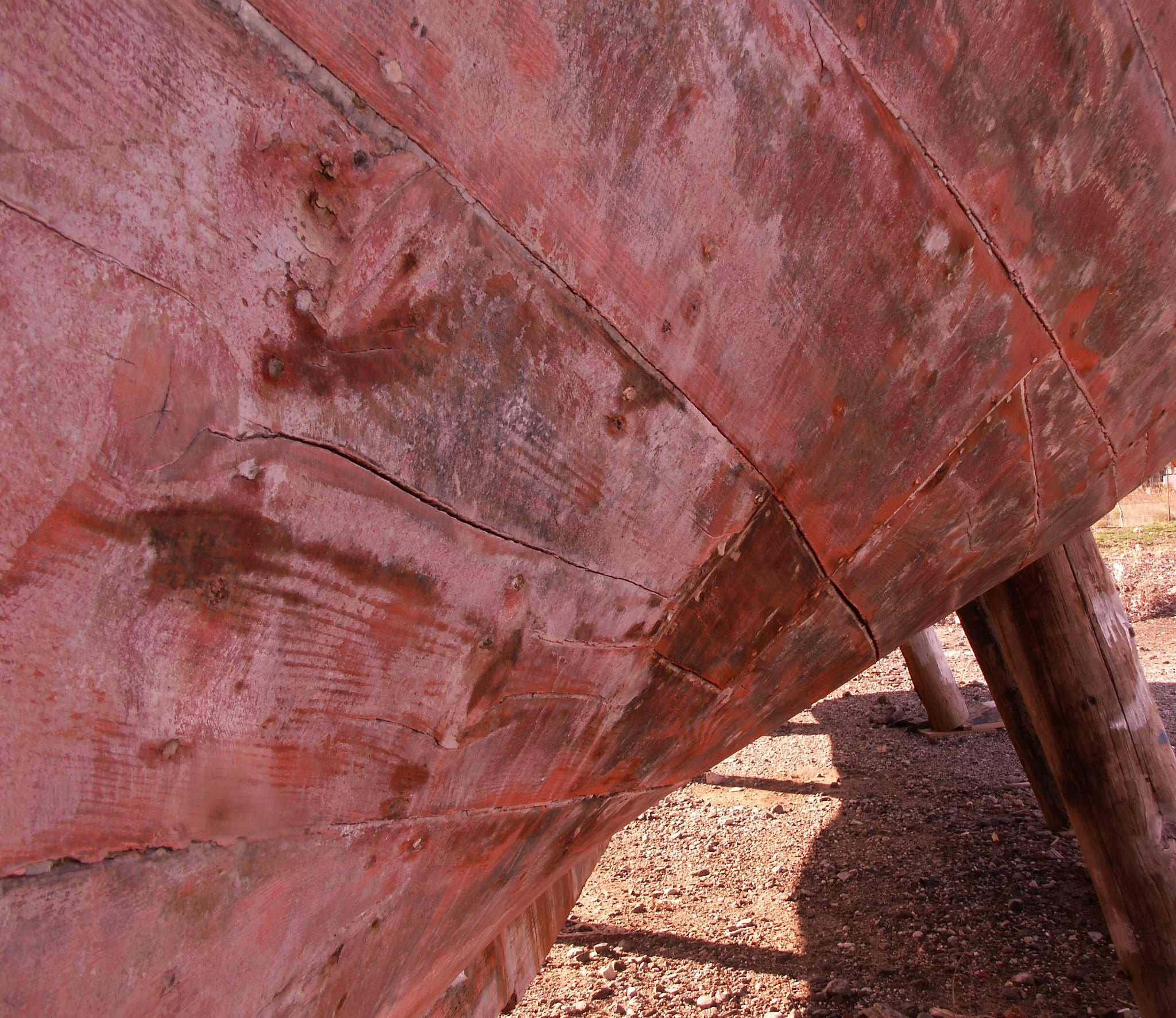 KONICA MINOLTA DiMAGE Z6 sample photo. Faded boat photography