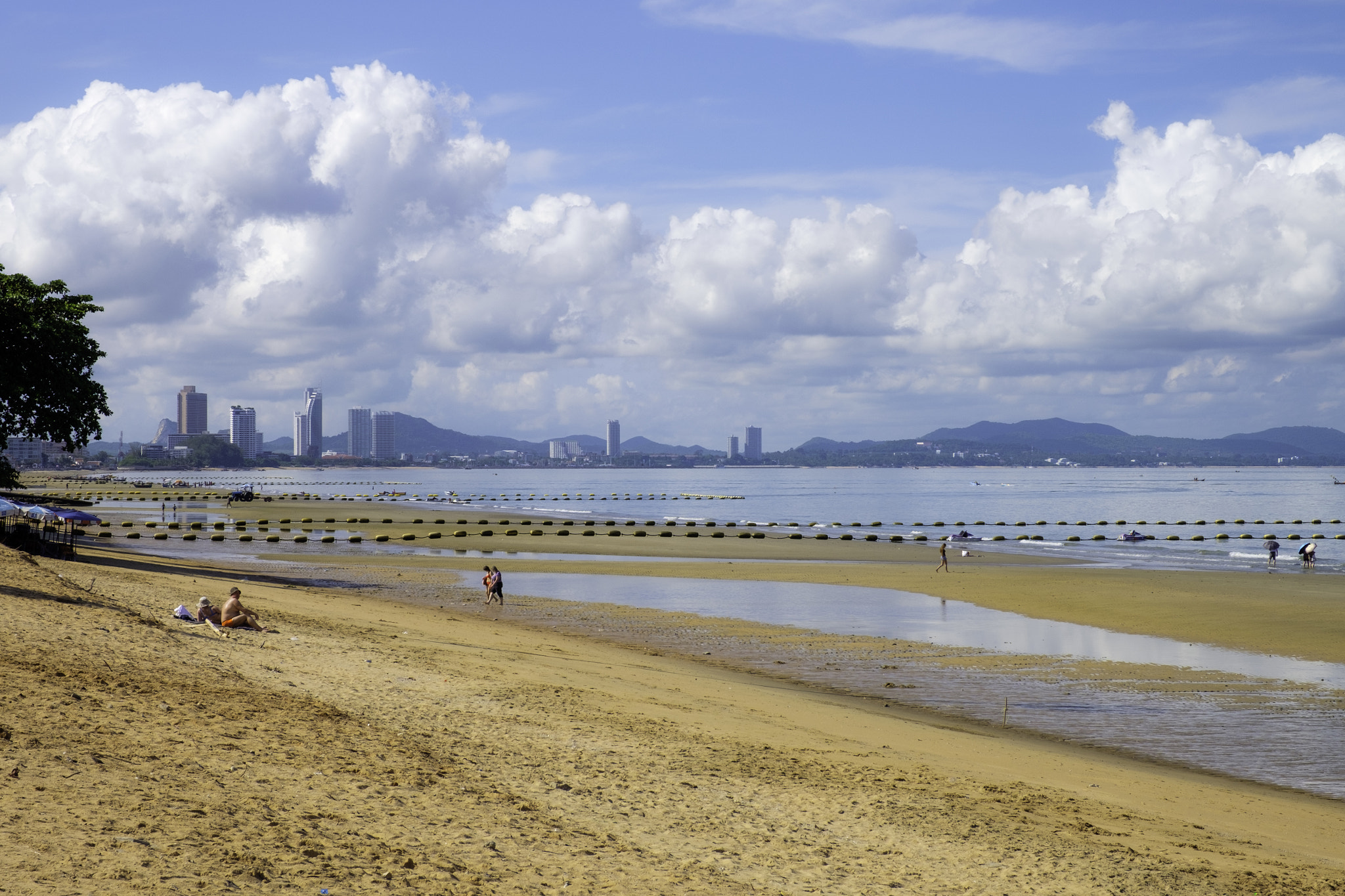 Fujifilm X-T10 + Fujifilm XF 16-55mm F2.8 R LM WR sample photo. Colour full beach. pattaya chonburi thailand. with blue sky  a l photography