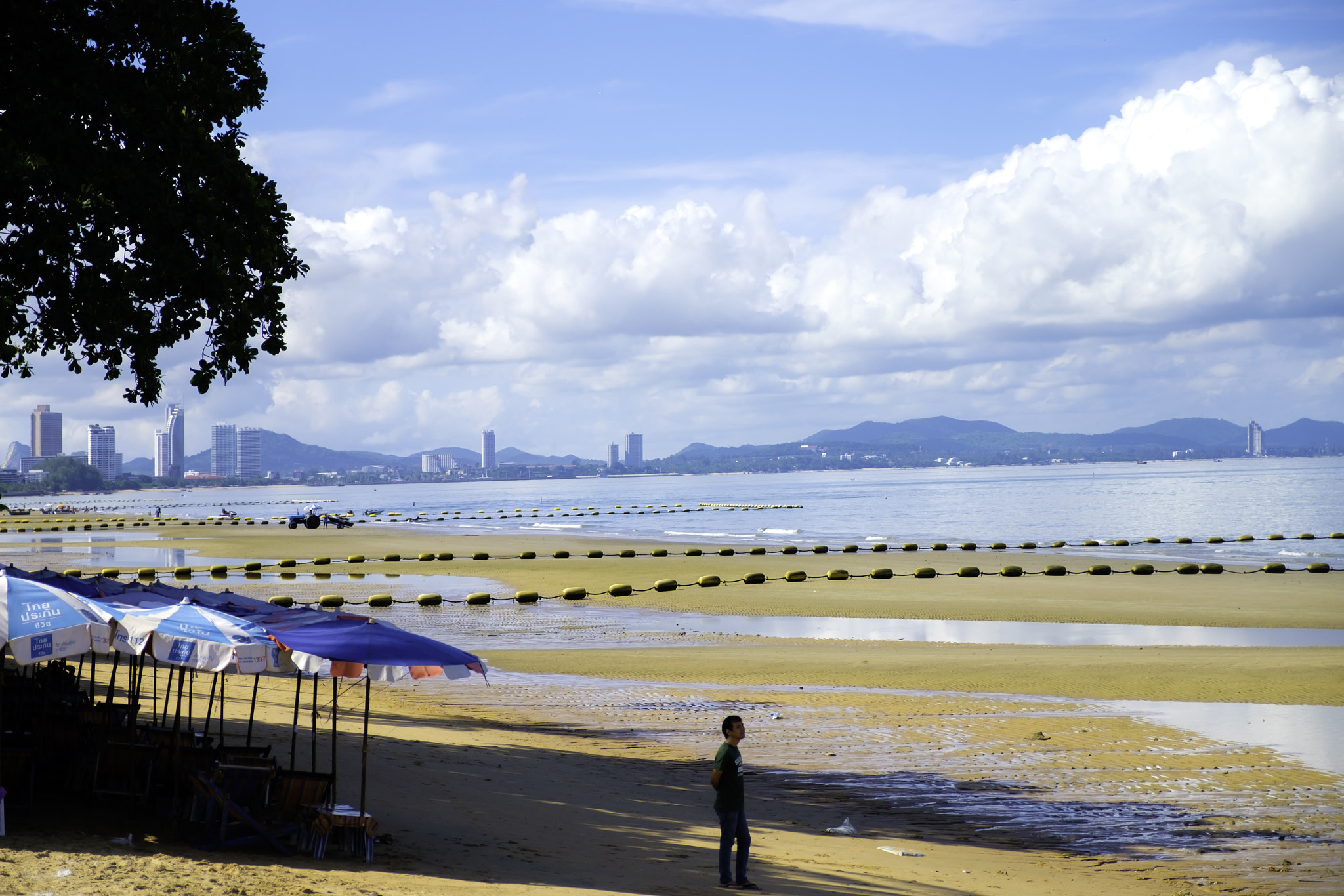 Fujifilm XF 16-55mm F2.8 R LM WR sample photo. Colour full beach. pattaya chonburi thailand. with blue sky  a l photography