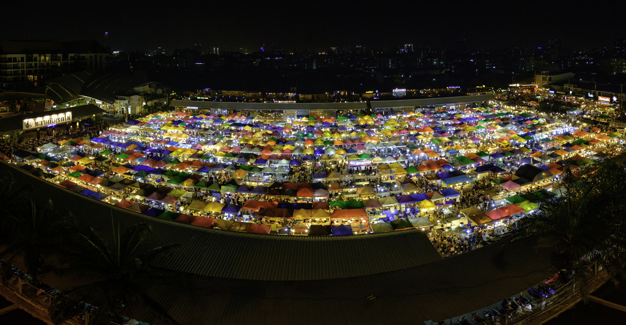 Fujifilm X-T10 + Fujifilm XF 16-55mm F2.8 R LM WR sample photo. Panorama of train market ratchada bangkok thailand. night market photography