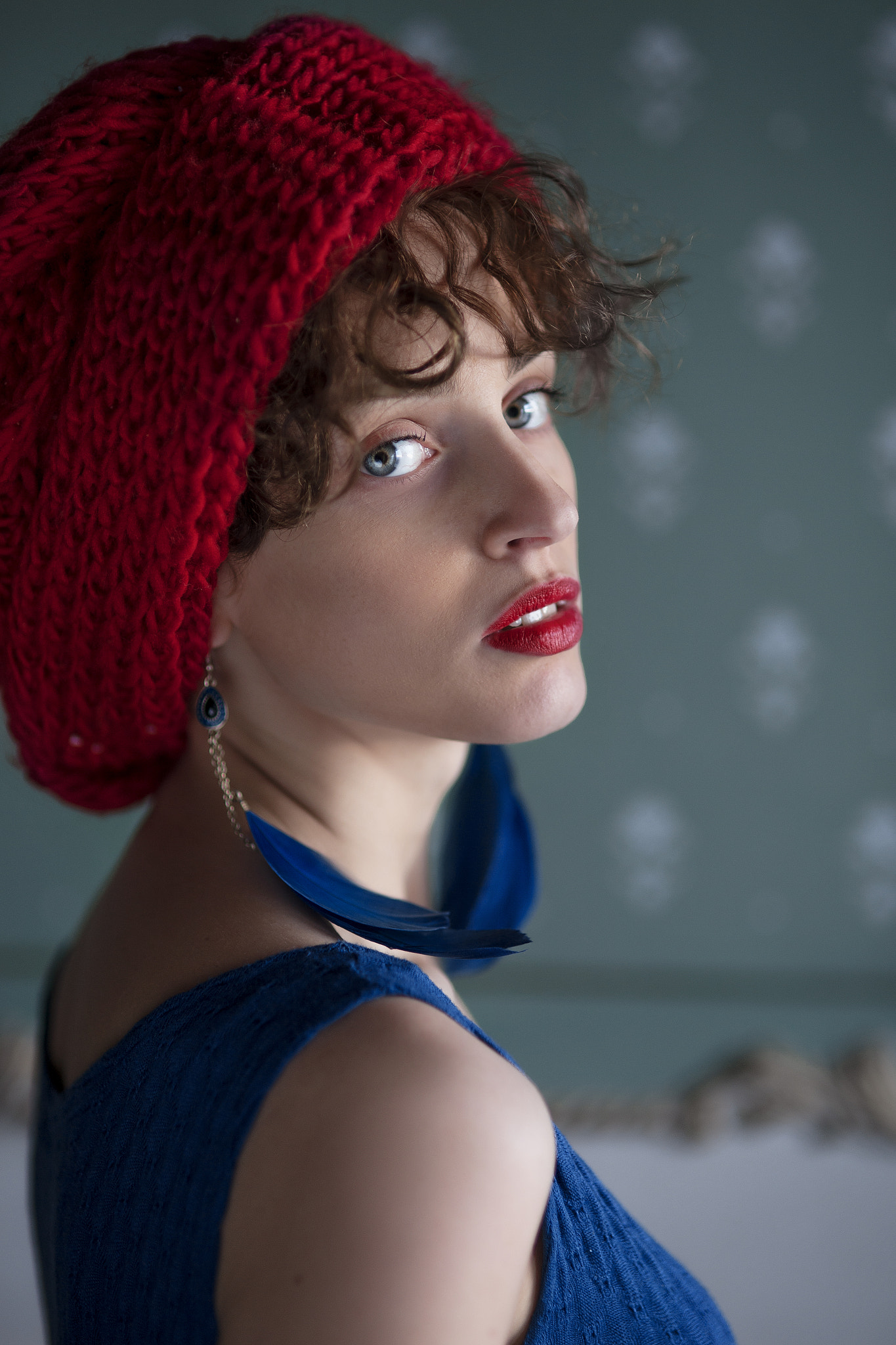 Sigma 85mm F1.4 EX DG HSM sample photo. Red,blue,etc photography