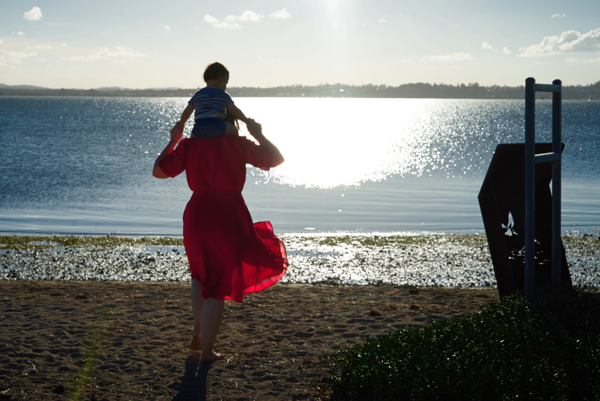 Sony a7S II + Sony Sonnar T* FE 55mm F1.8 ZA sample photo. Running to the sea photography
