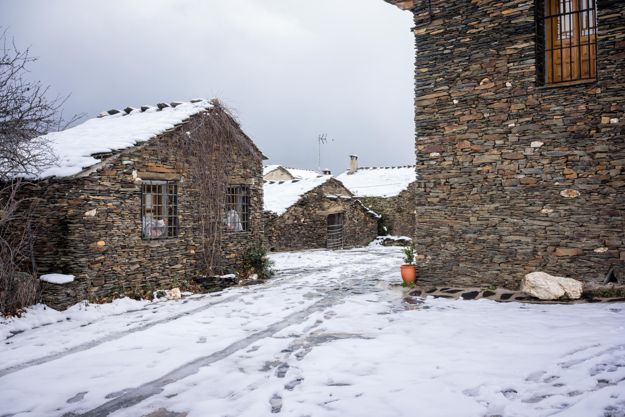 Sony a7R sample photo. Pueblos negros photography