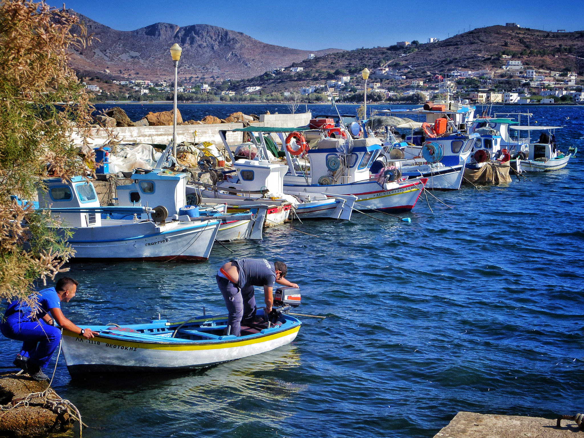 Pentax 02 Standard Zoom sample photo. Fishermen, leros photography