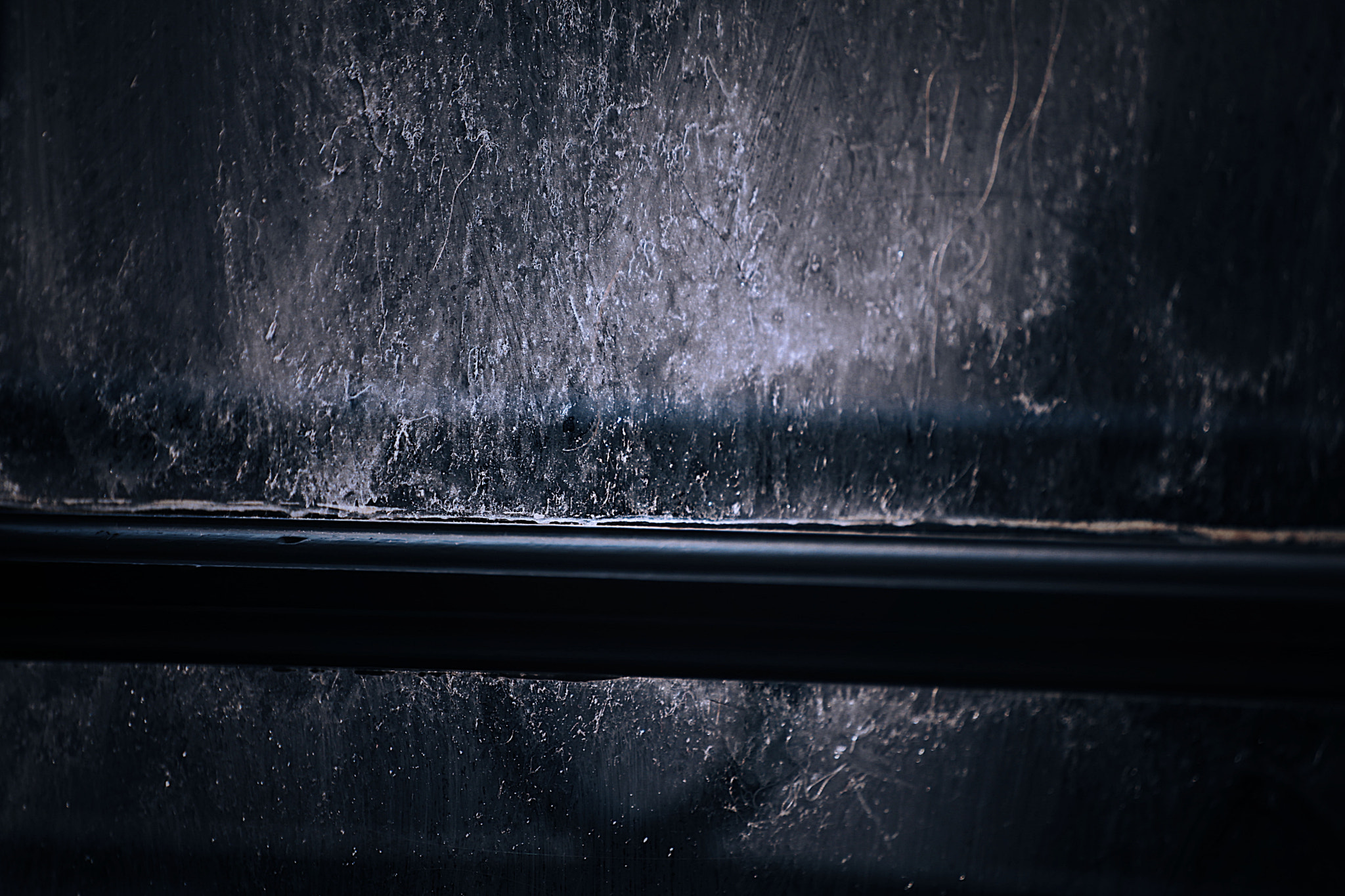 Canon EOS 5D Mark II + Tamron SP 35mm F1.8 Di VC USD sample photo. Dirty broken window photography