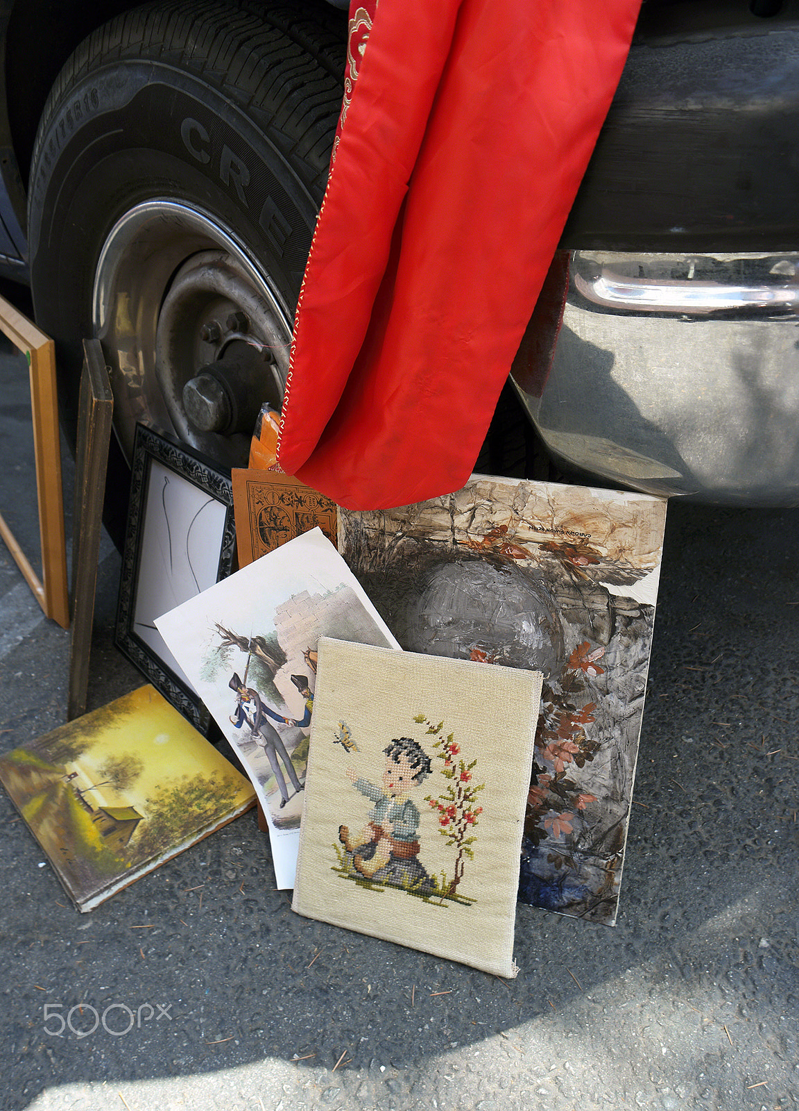 Samsung NX500 + Samsung NX 16-50mm F3.5-5.6 Power Zoom ED OIS sample photo. Red stole, fairfax market, la 2016 photography