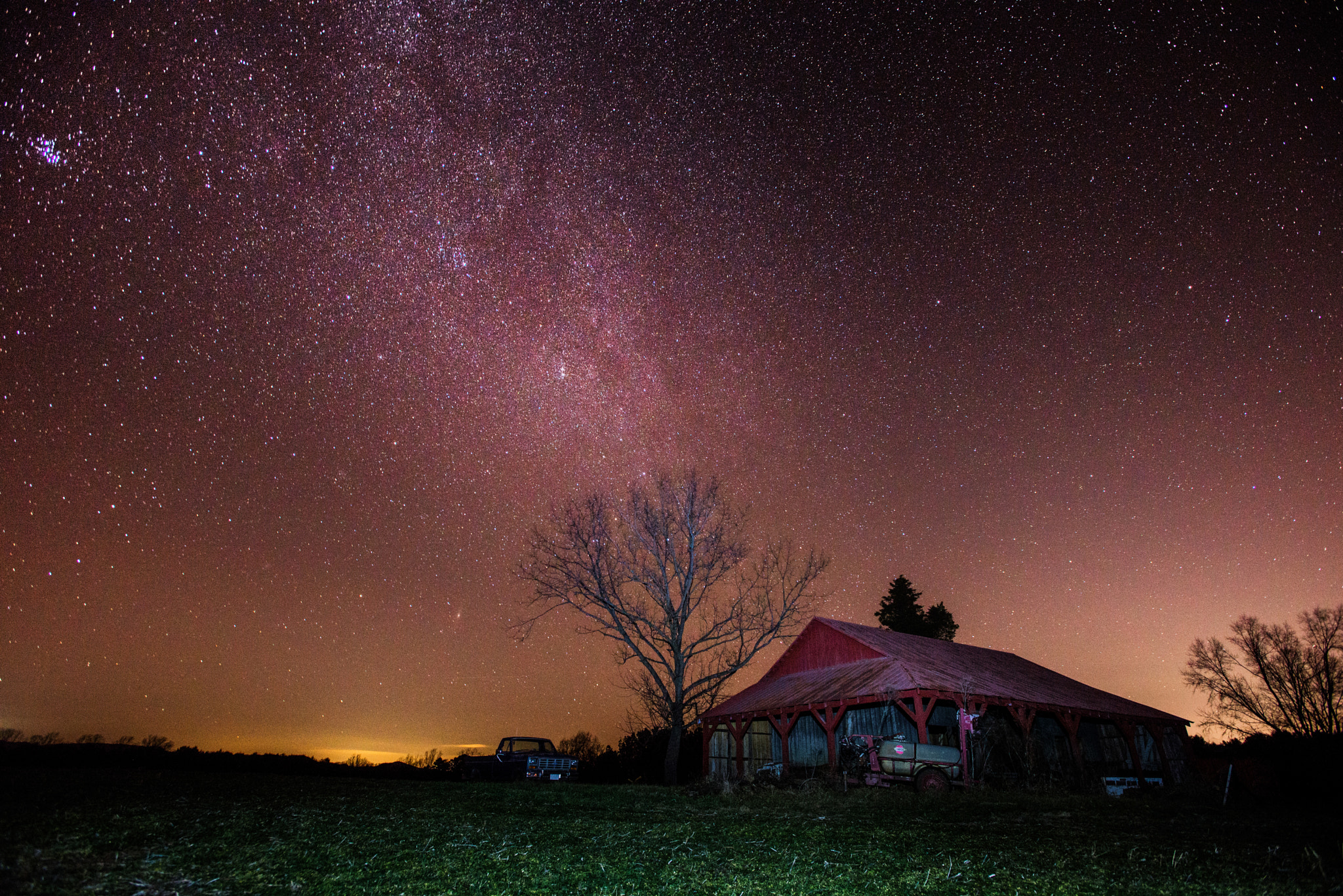Nikon AF-S Nikkor 17-35mm F2.8D ED-IF sample photo. Glowing night sky photography