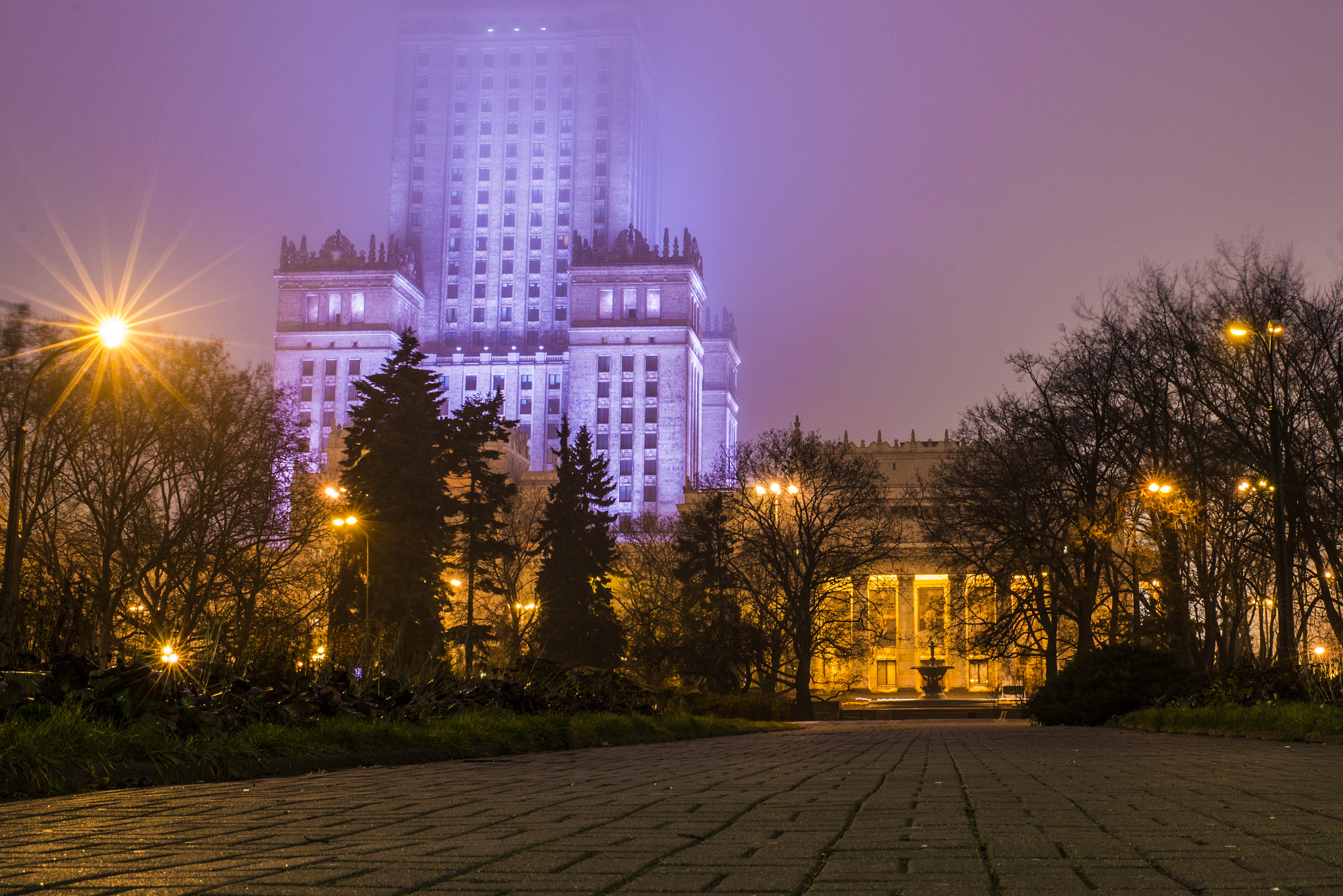 Nikon D610 + Nikon AF-S Nikkor 35mm F1.4G sample photo. Warsaw and fog in colour photography