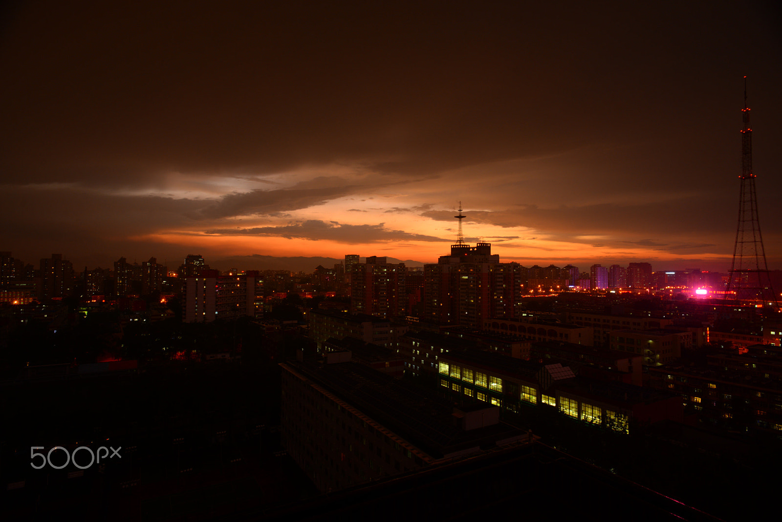 Nikon D800 + Nikon AF Nikkor 20mm F2.8D sample photo. The sunset outside my window photography