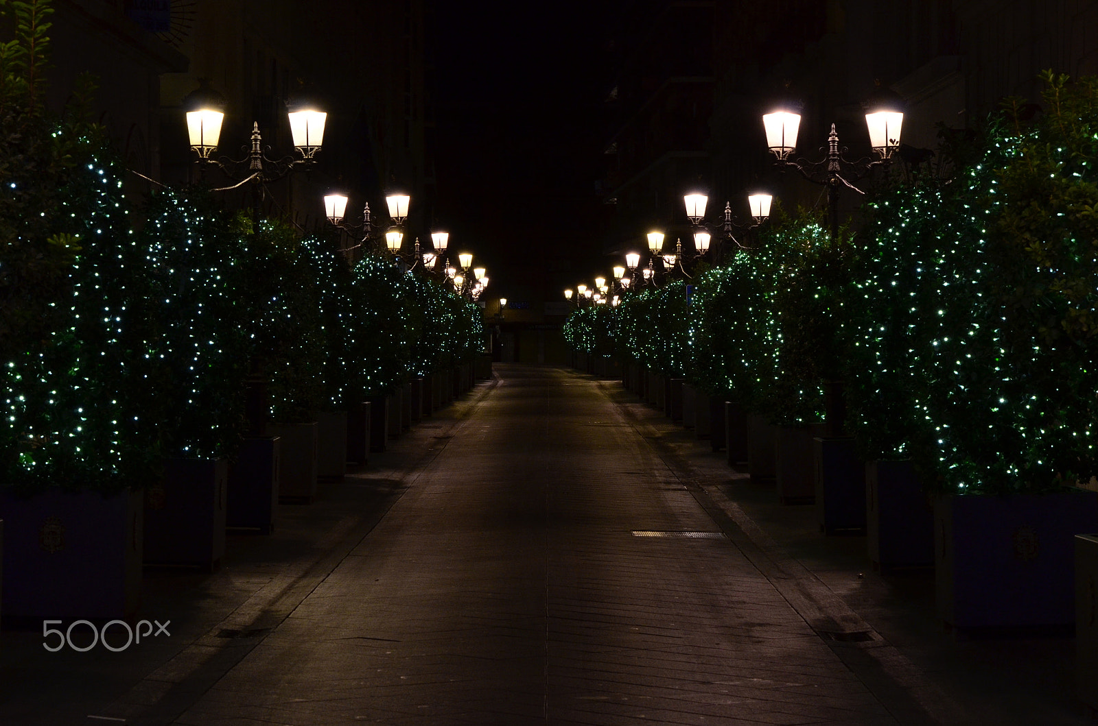 Nikon AF-S Nikkor 70-200mm F2.8G ED VR II sample photo. Night christmas photography