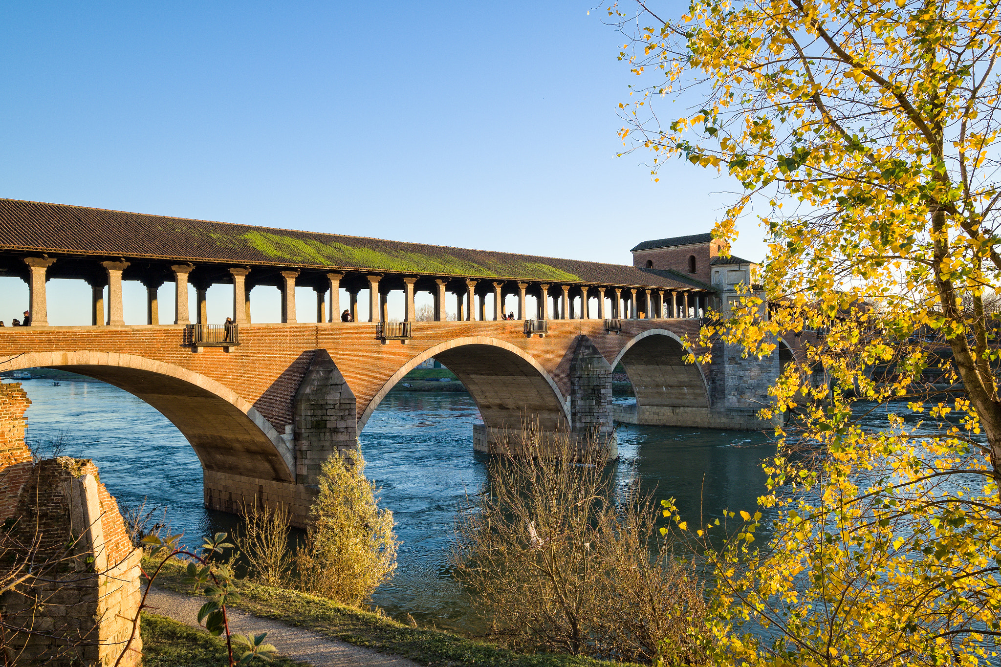 Fujifilm X-E2S + Fujifilm XF 10-24mm F4 R OIS sample photo. Pavia - old bridge photography