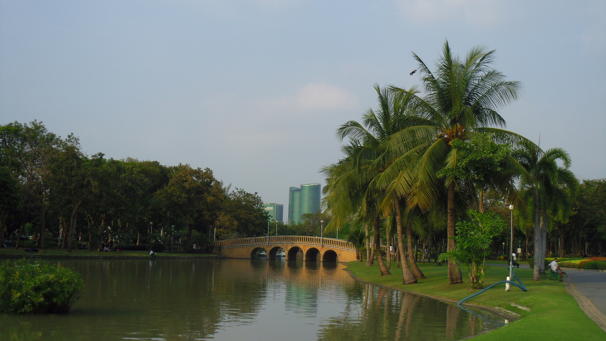 Pentax OPTIO LS465 sample photo. Bts mochit park (bangkok) photography