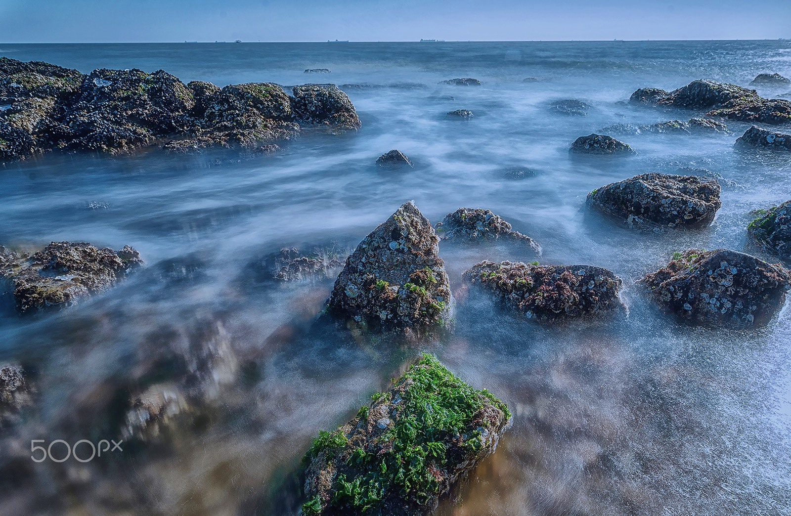 E 20mm F1.4 sample photo. Beach photography