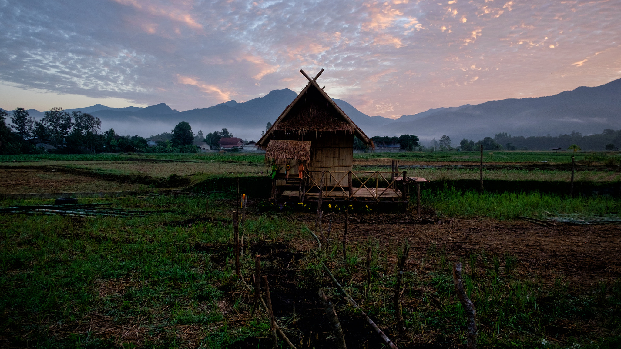 Fujifilm X-E2 + Fujifilm XF 18mm F2 R sample photo. Nan hut photography