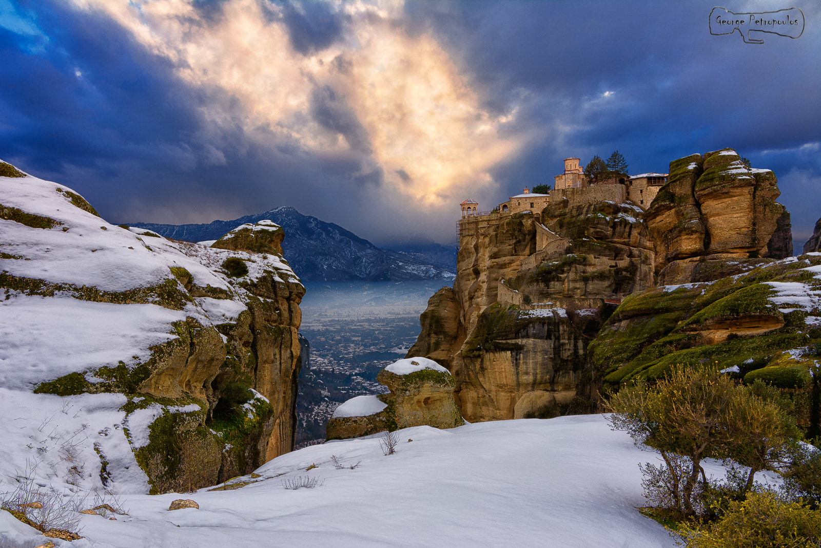 Tokina AT-X 16-28mm F2.8 Pro FX sample photo. Winter at meteora photography