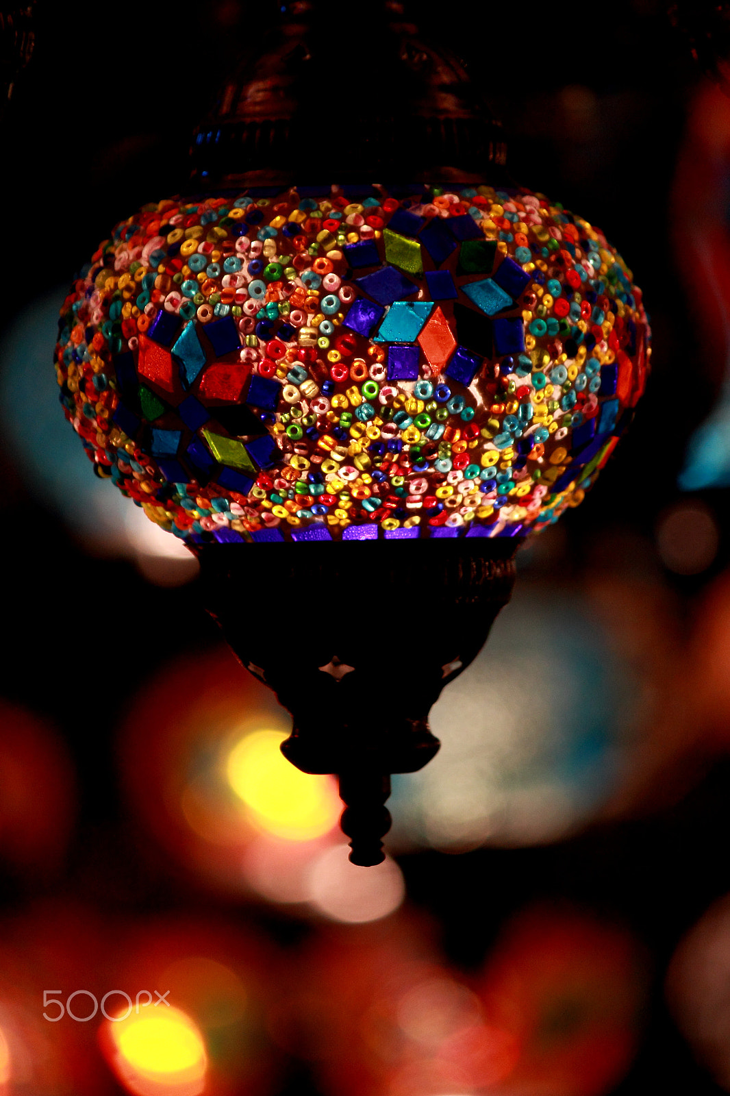 Canon EF-S 55-250mm F4-5.6 IS sample photo. Lamp photography