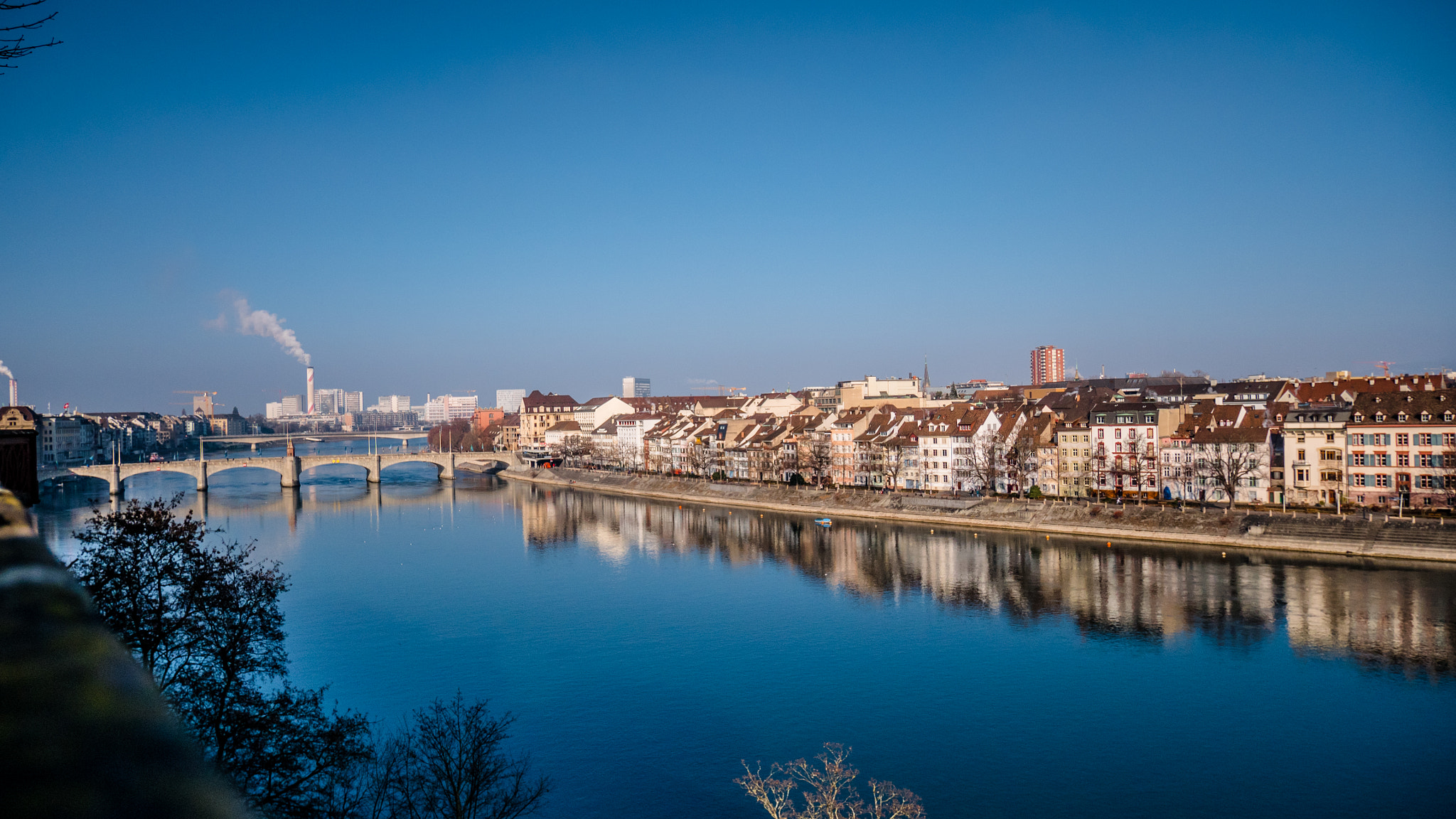 Panasonic Lumix DMC-GX85 (Lumix DMC-GX80 / Lumix DMC-GX7 Mark II) sample photo. View over the rhine photography