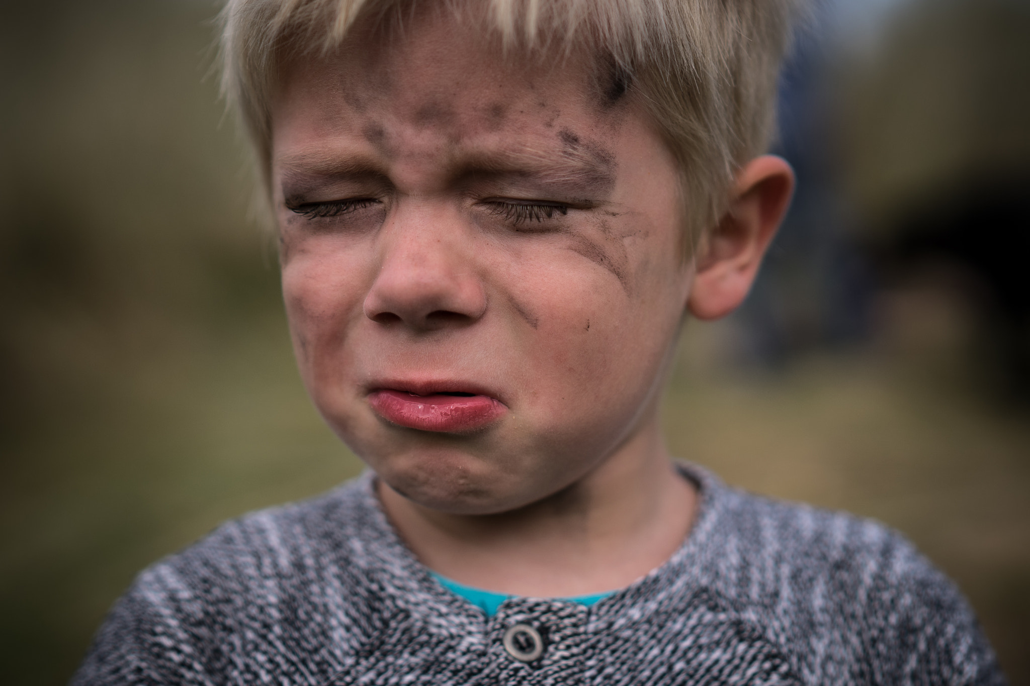 Sony a7 II + E 50mm F1.4 sample photo. A charred log hit my head! photography