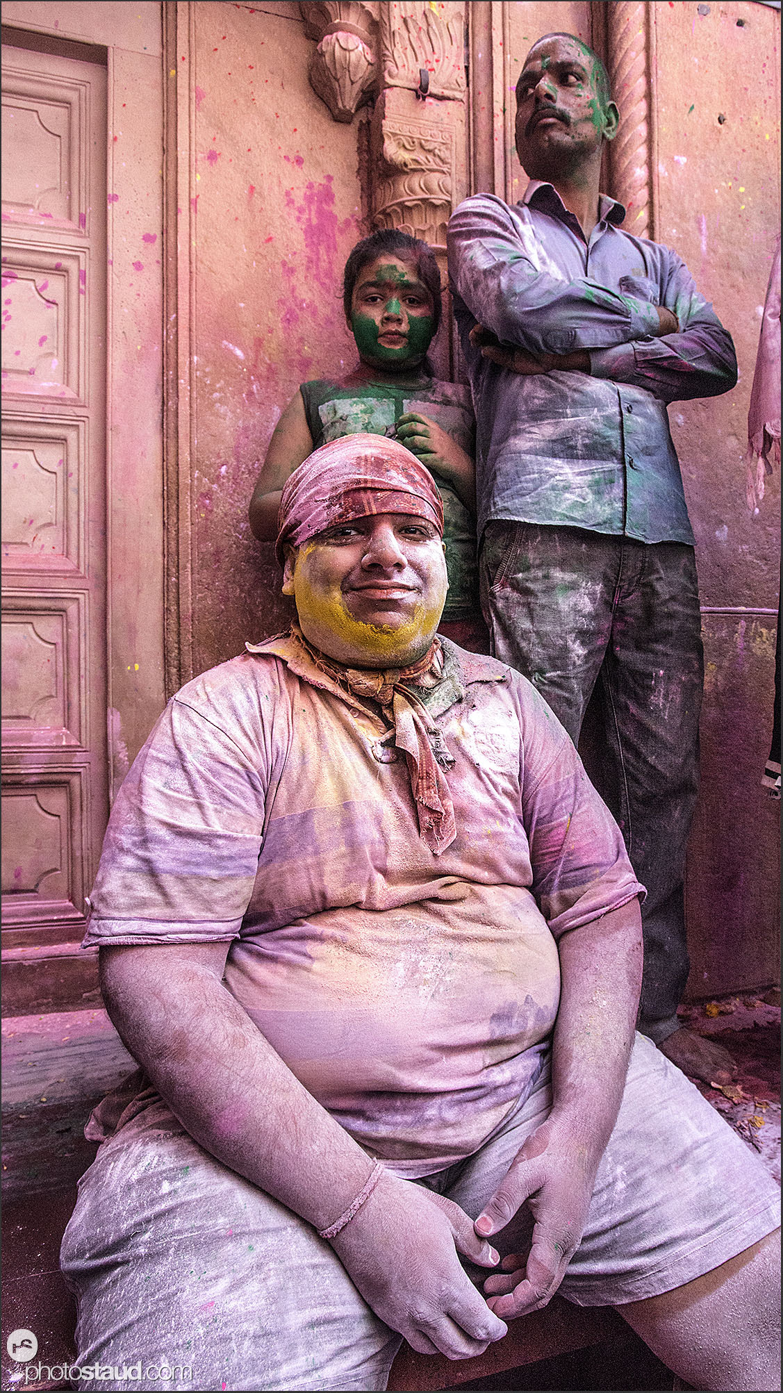 Nikon AF-S Nikkor 17-35mm F2.8D ED-IF sample photo. Streets of vrindavan during holi festival, india photography