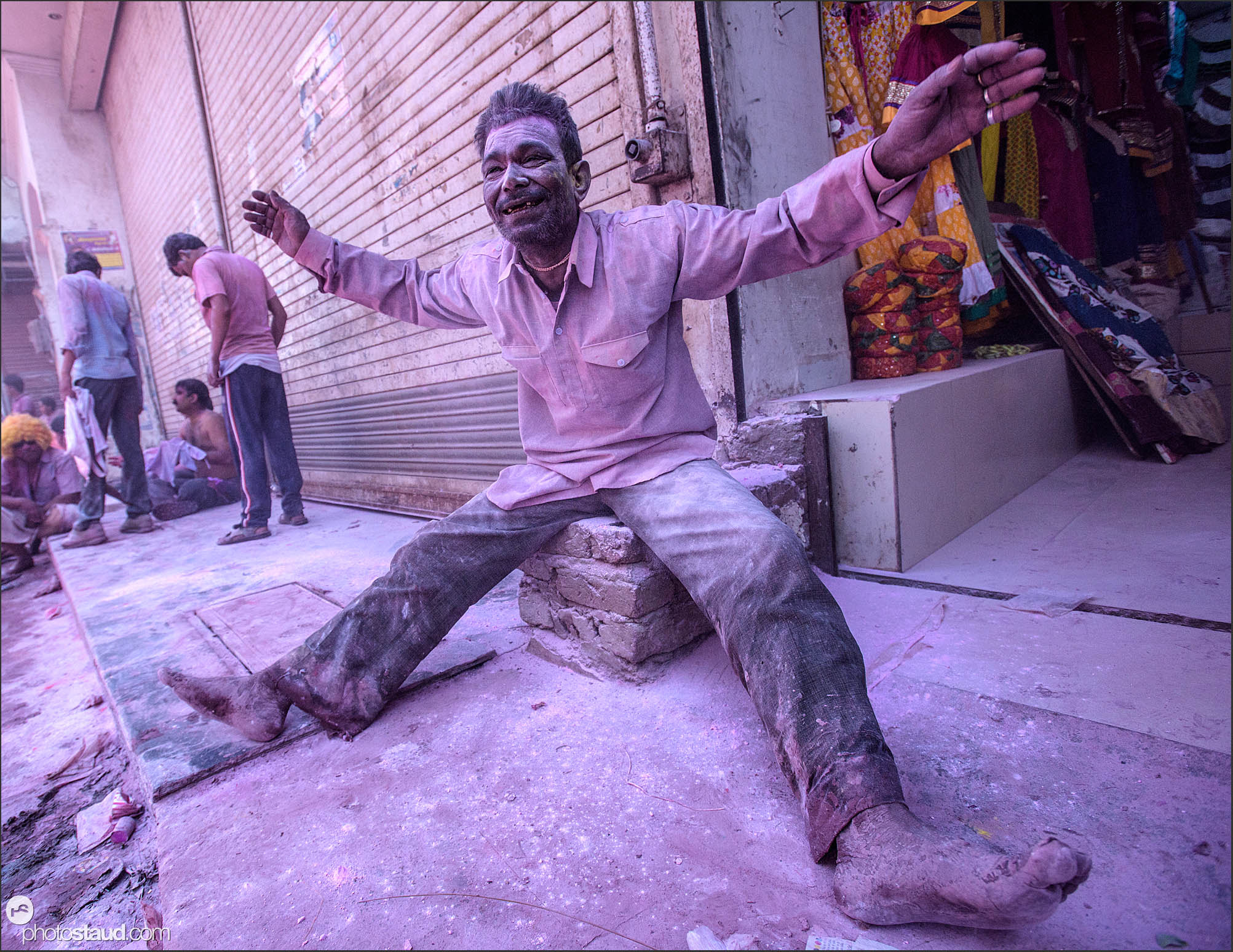 Nikon AF-S Nikkor 17-35mm F2.8D ED-IF sample photo. Streets of vrindavan during holi festival, india photography