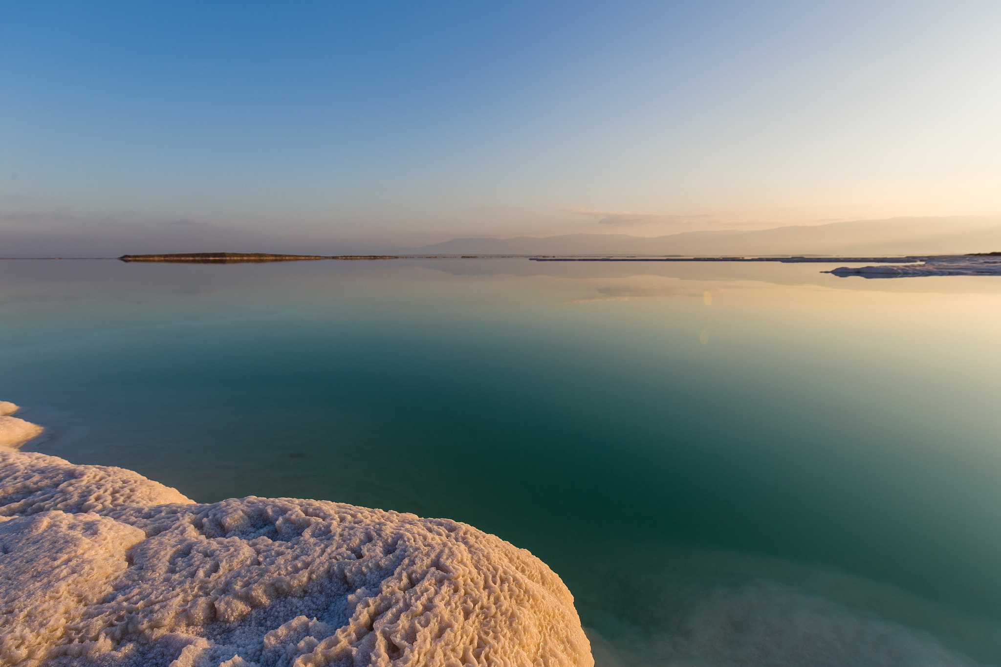 Canon EOS 6D + Canon EF 11-24mm F4L USM sample photo. Salty rocks photography