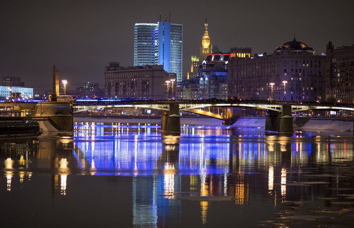Nikon D4 + Nikon AF Nikkor 105mm F2D DC sample photo. Evening moscow photography