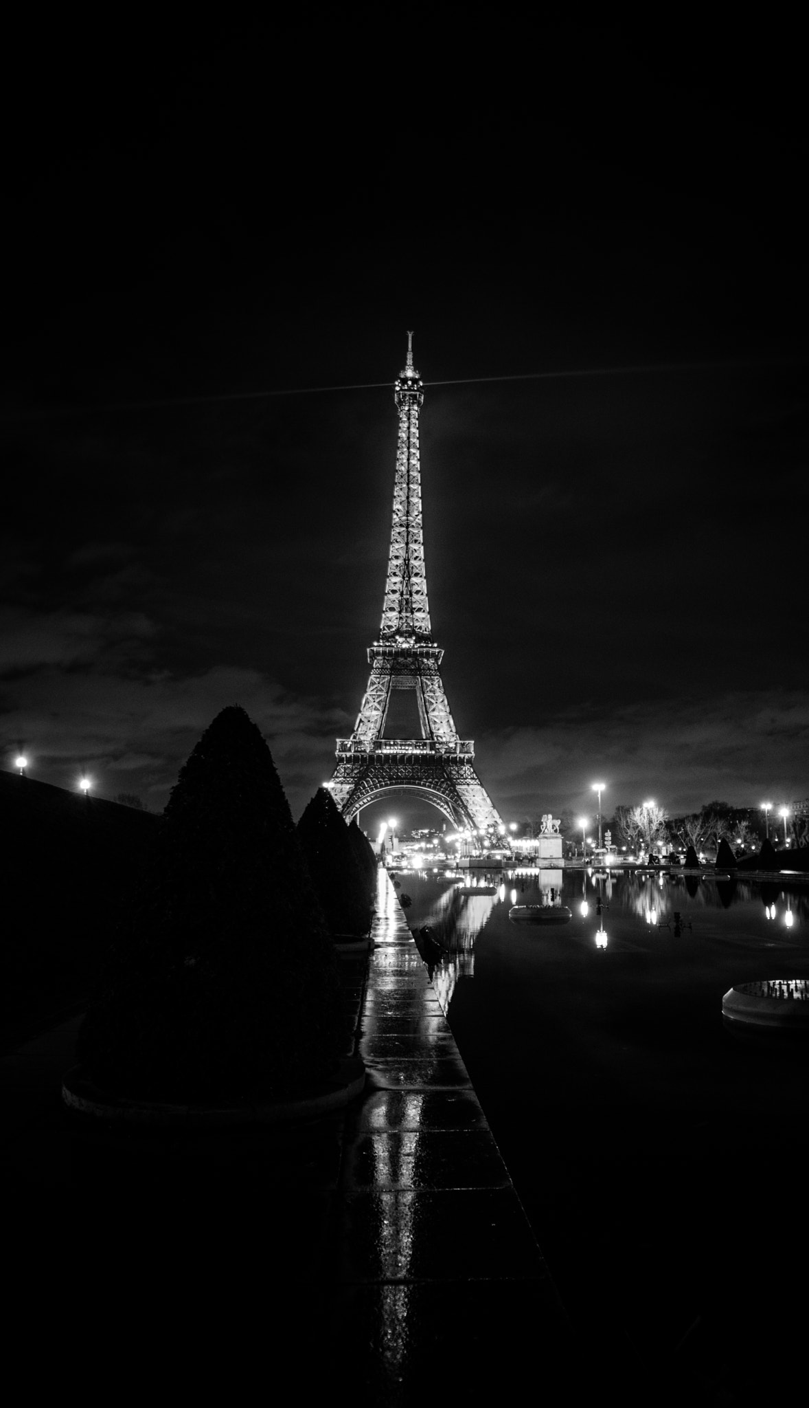 Samyang 14mm F2.8 ED AS IF UMC sample photo. Eiffel tower bw photography