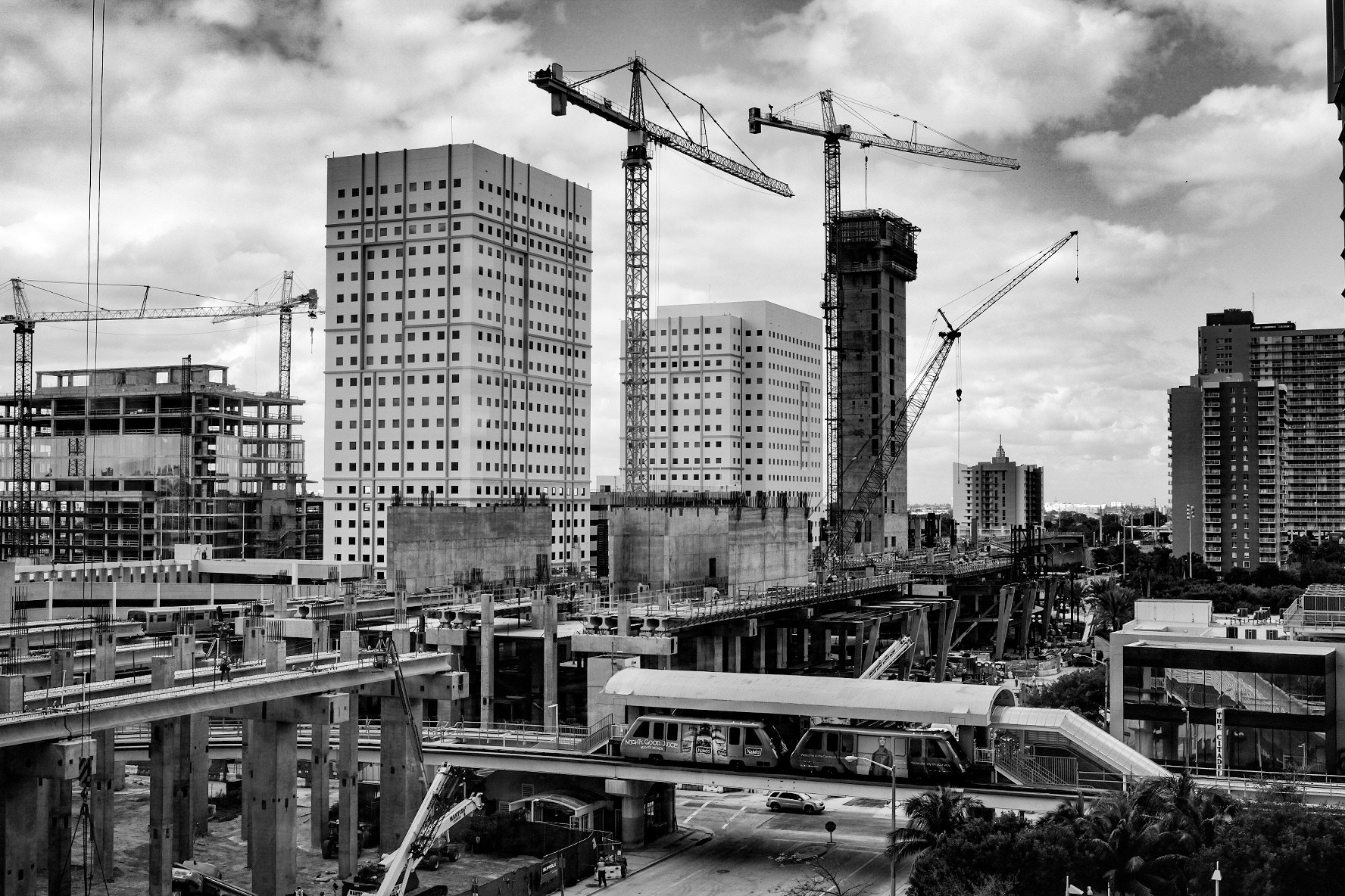 Fujifilm X-T10 + Fujifilm XF 27mm F2.8 sample photo. The brightline train staion takes form. photography