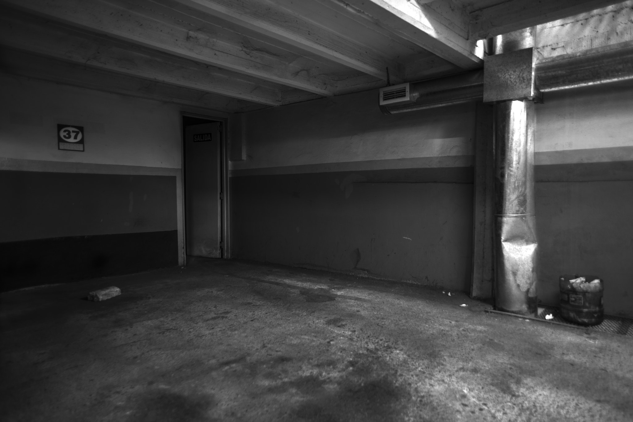 Nikon AF Nikkor 24mm F2.8D sample photo. The door photography
