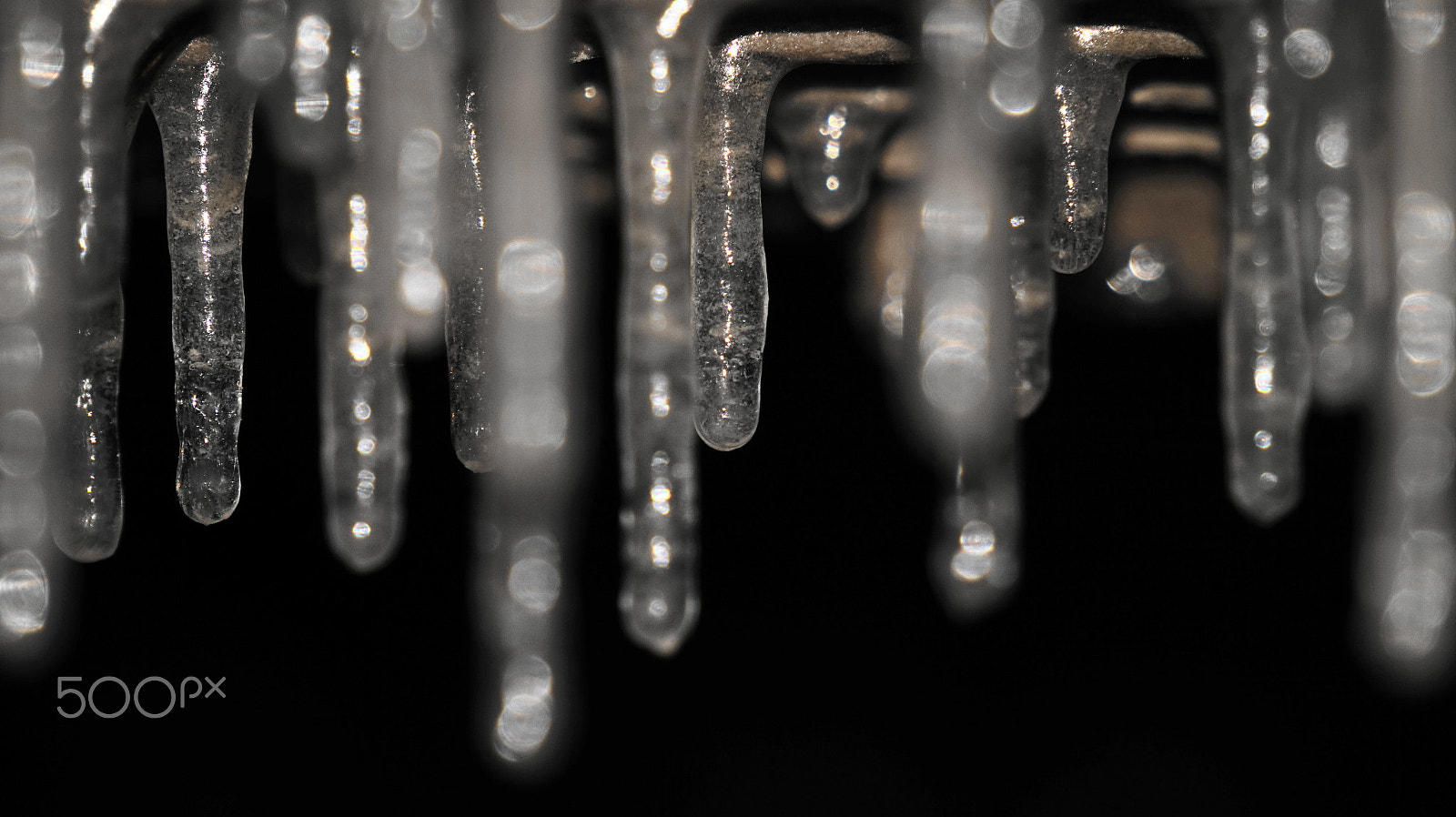 Sony E 55-210mm F4.5-6.3 OSS sample photo. Icicle photography