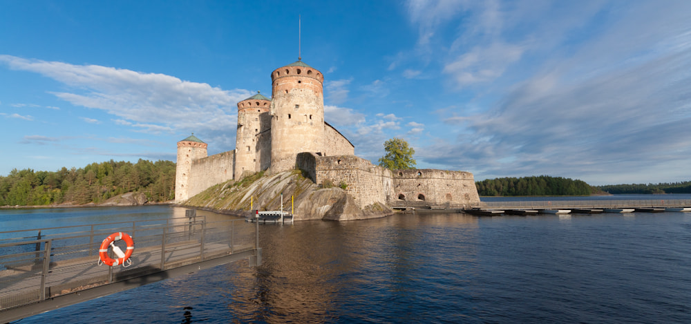 Canon EOS 450D (EOS Rebel XSi / EOS Kiss X2) + Sigma 10-20mm F4-5.6 EX DC HSM sample photo. Castle in finland photography