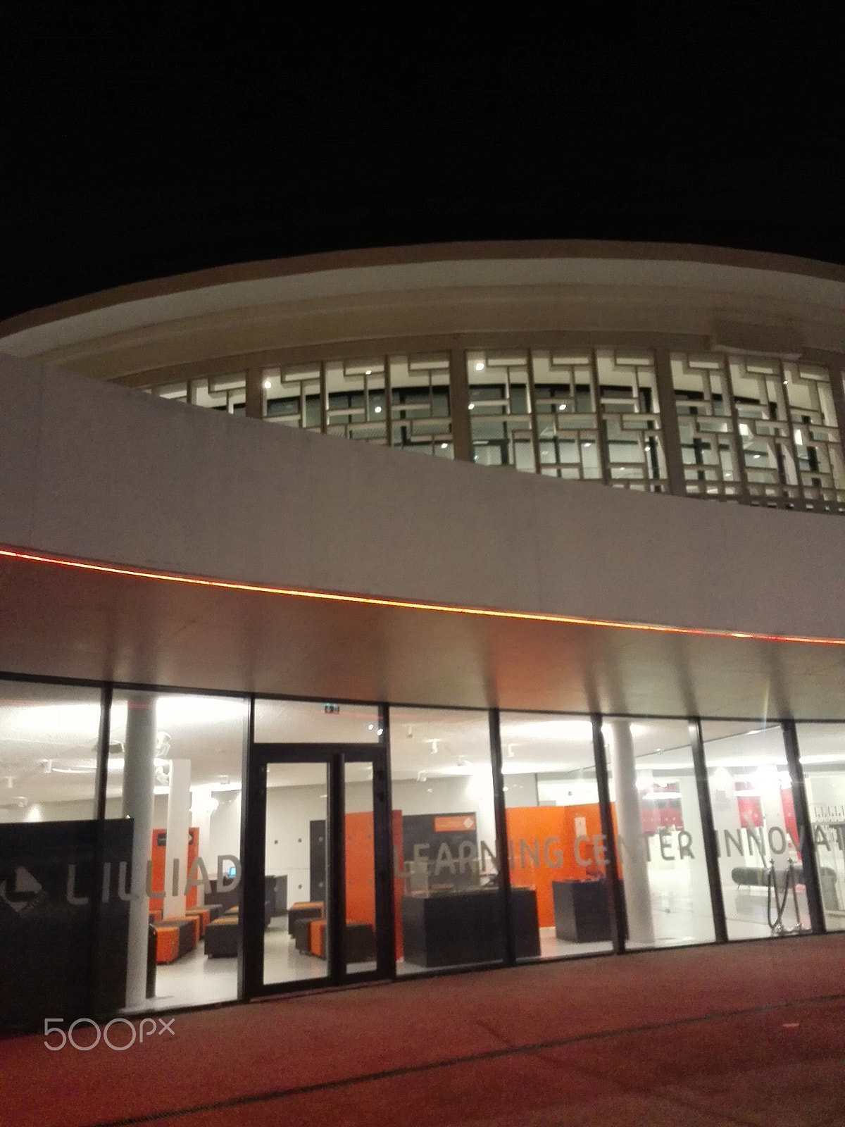 HUAWEI P7-L10 sample photo. The learning center by night photography