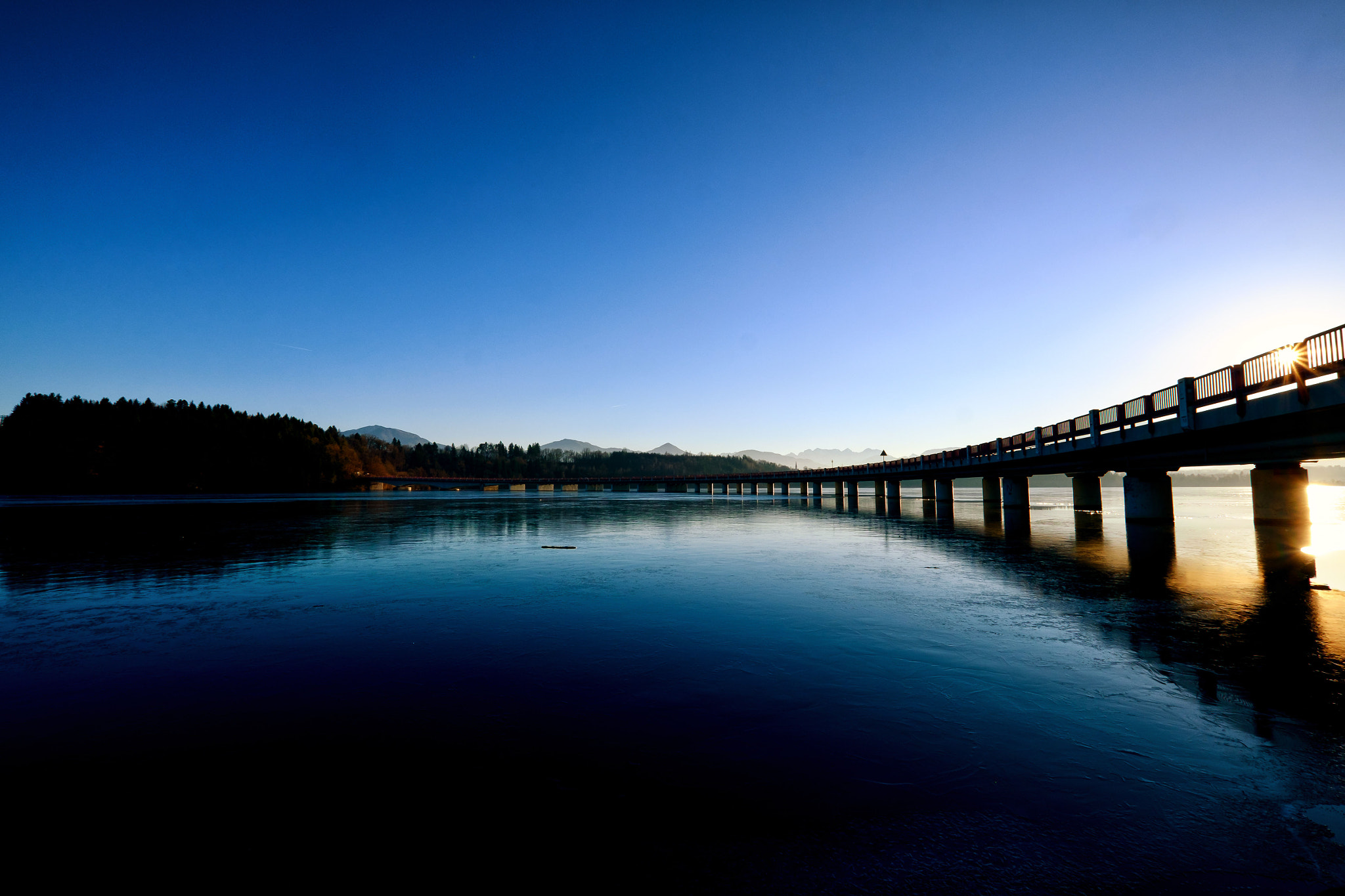 Fujifilm X-E2 + Fujifilm XF 10-24mm F4 R OIS sample photo. Bridge over iced water photography