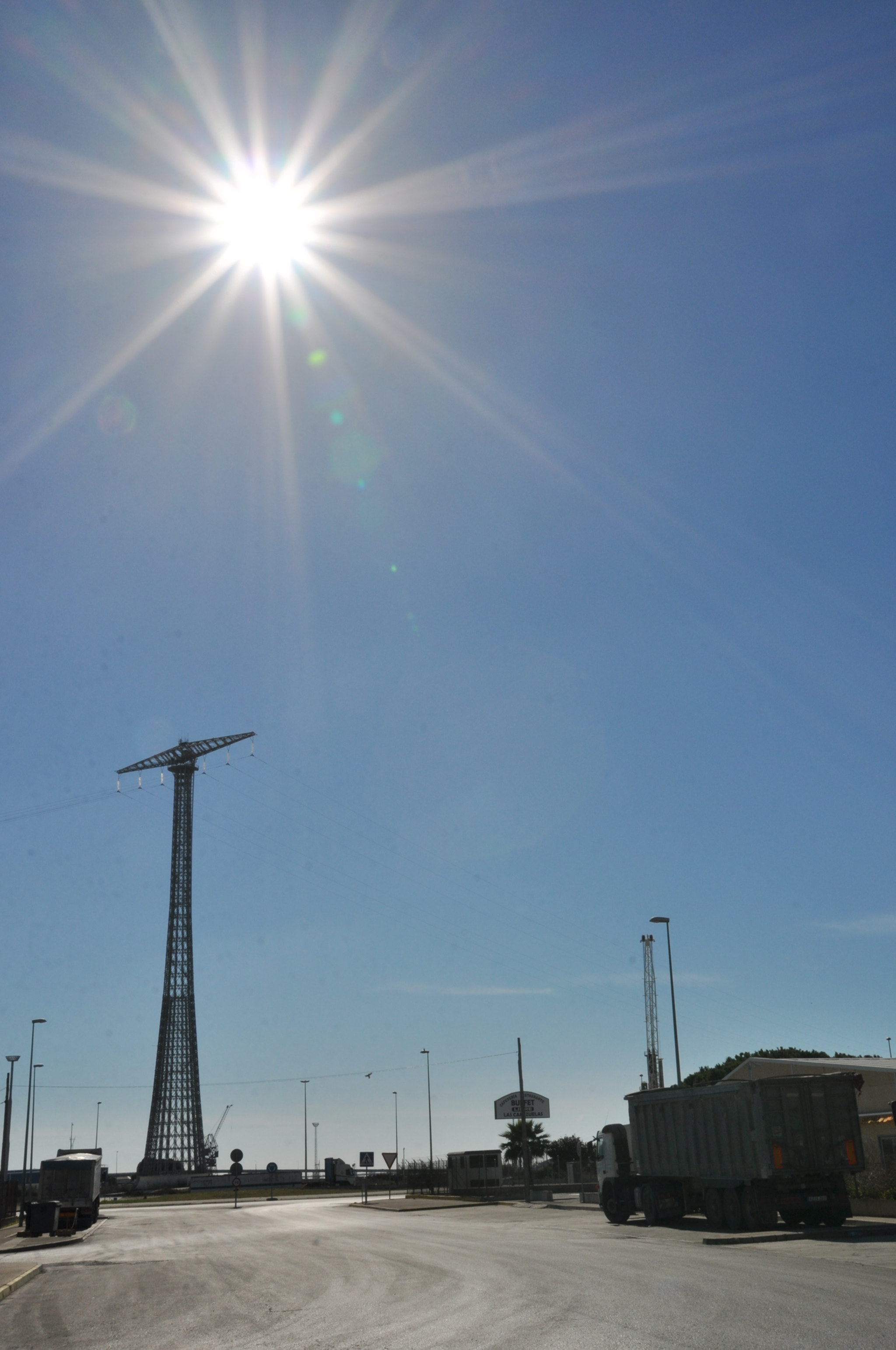 Sigma 18-200mm F3.5-6.3 II DC OS HSM sample photo. 建設現場 photography