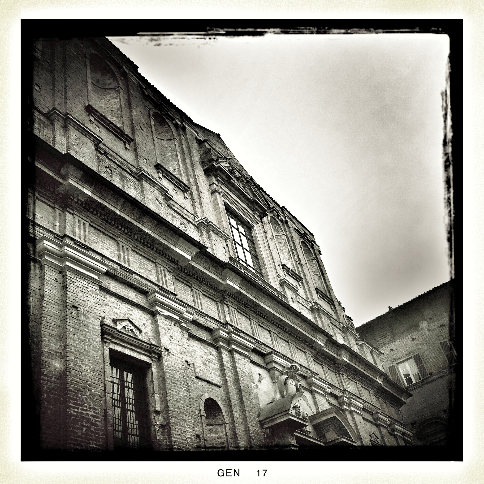 Hipstamatic 331 sample photo. Teatini photography