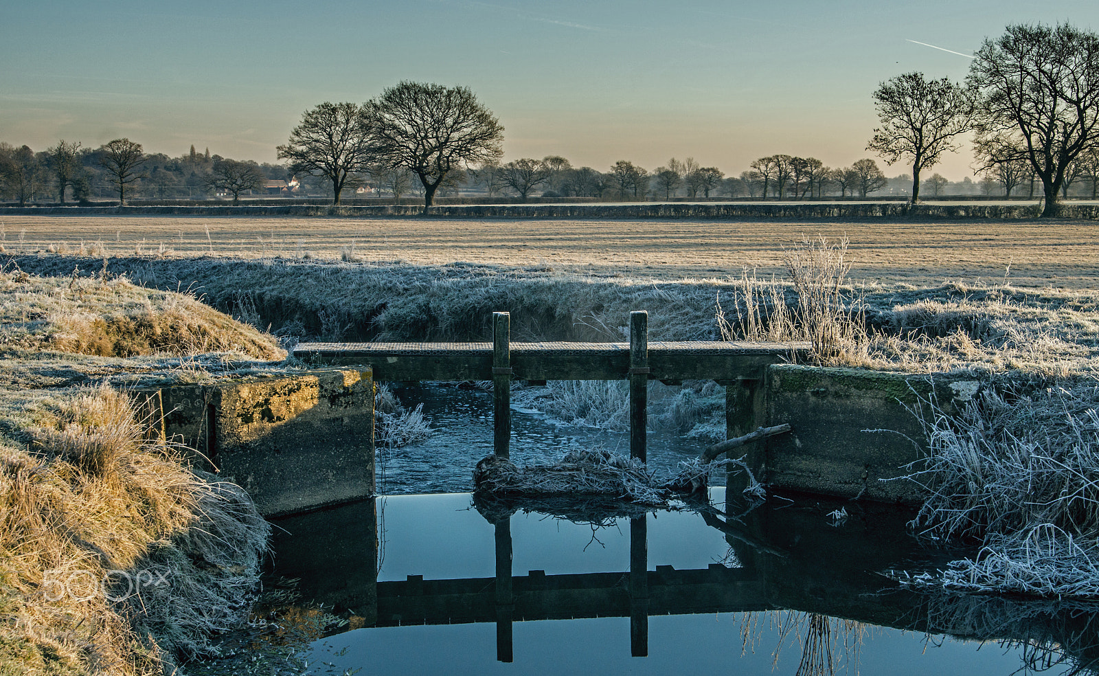 Sony SLT-A77 sample photo. Winter river crossing. photography