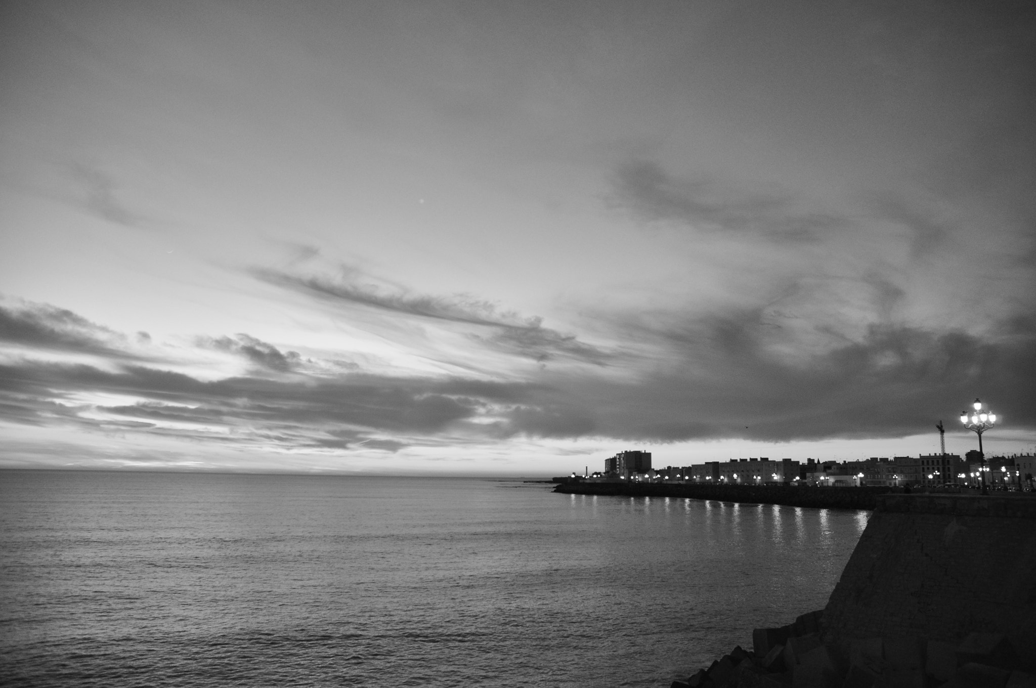 Sigma 18-200mm F3.5-6.3 II DC OS HSM sample photo. Luces negras photography
