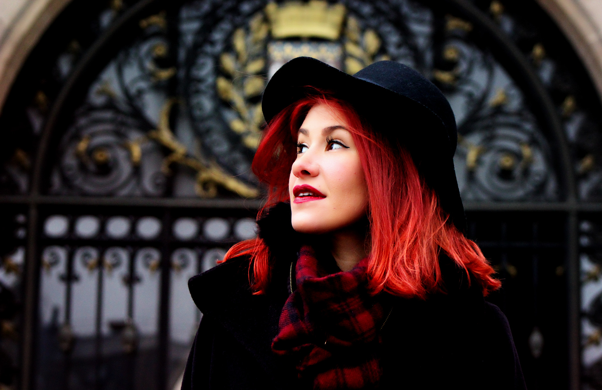 Canon EOS 550D (EOS Rebel T2i / EOS Kiss X4) + EF75-300mm f/4-5.6 sample photo. Parisienne photography
