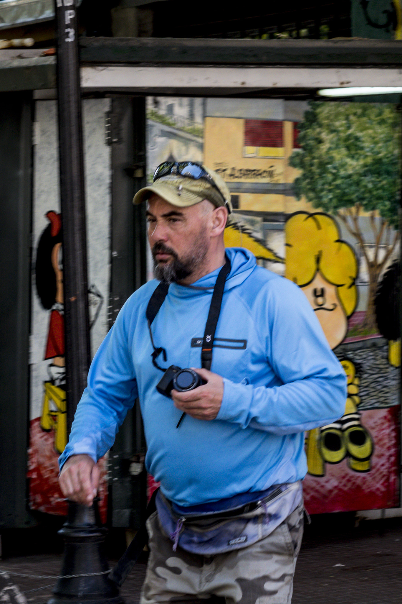 24-200mm F2.8 sample photo. Street hunter photography