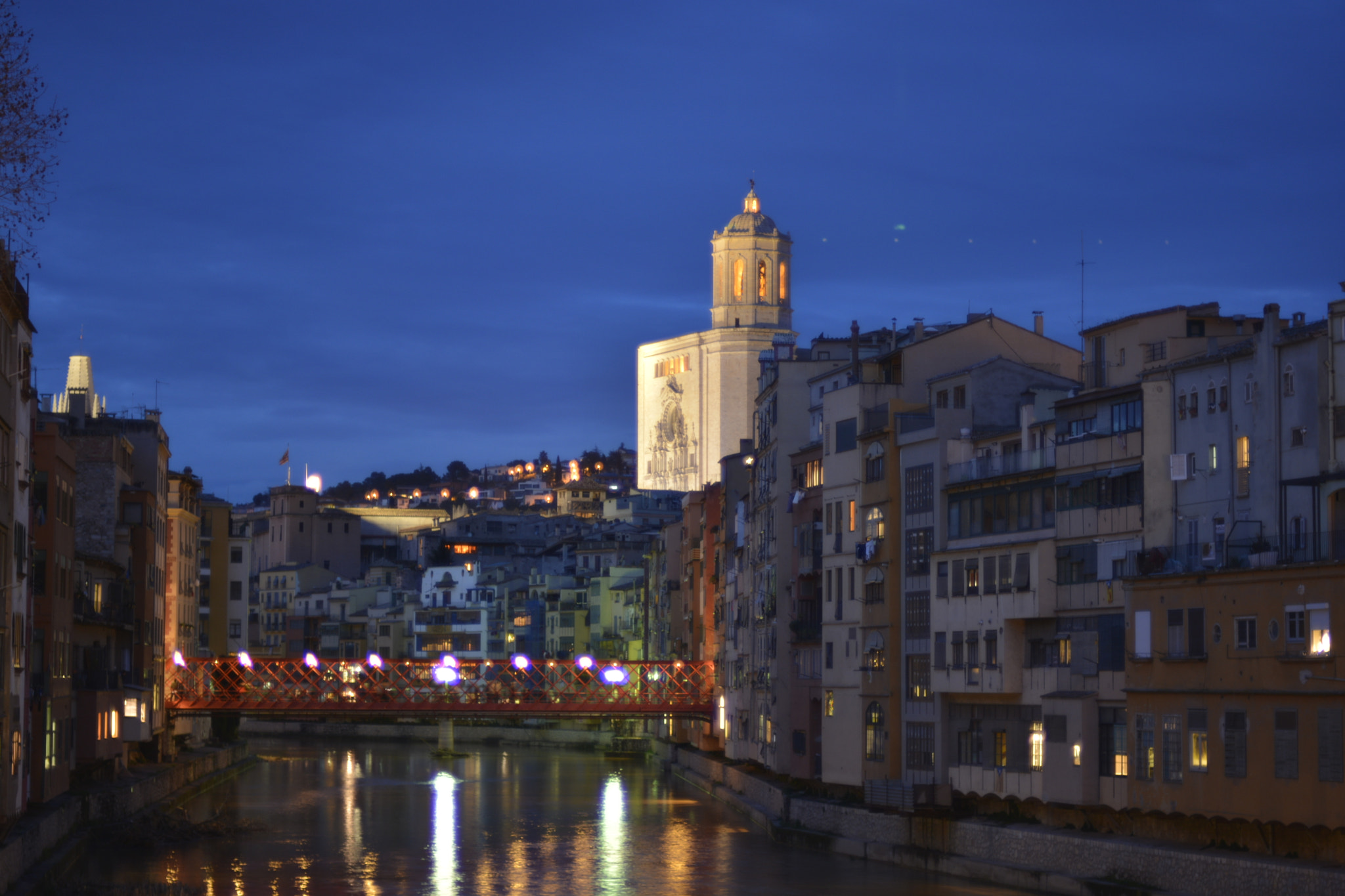 Nikon D7100 + Nikon AF Nikkor 50mm F1.4D sample photo. Girona photography