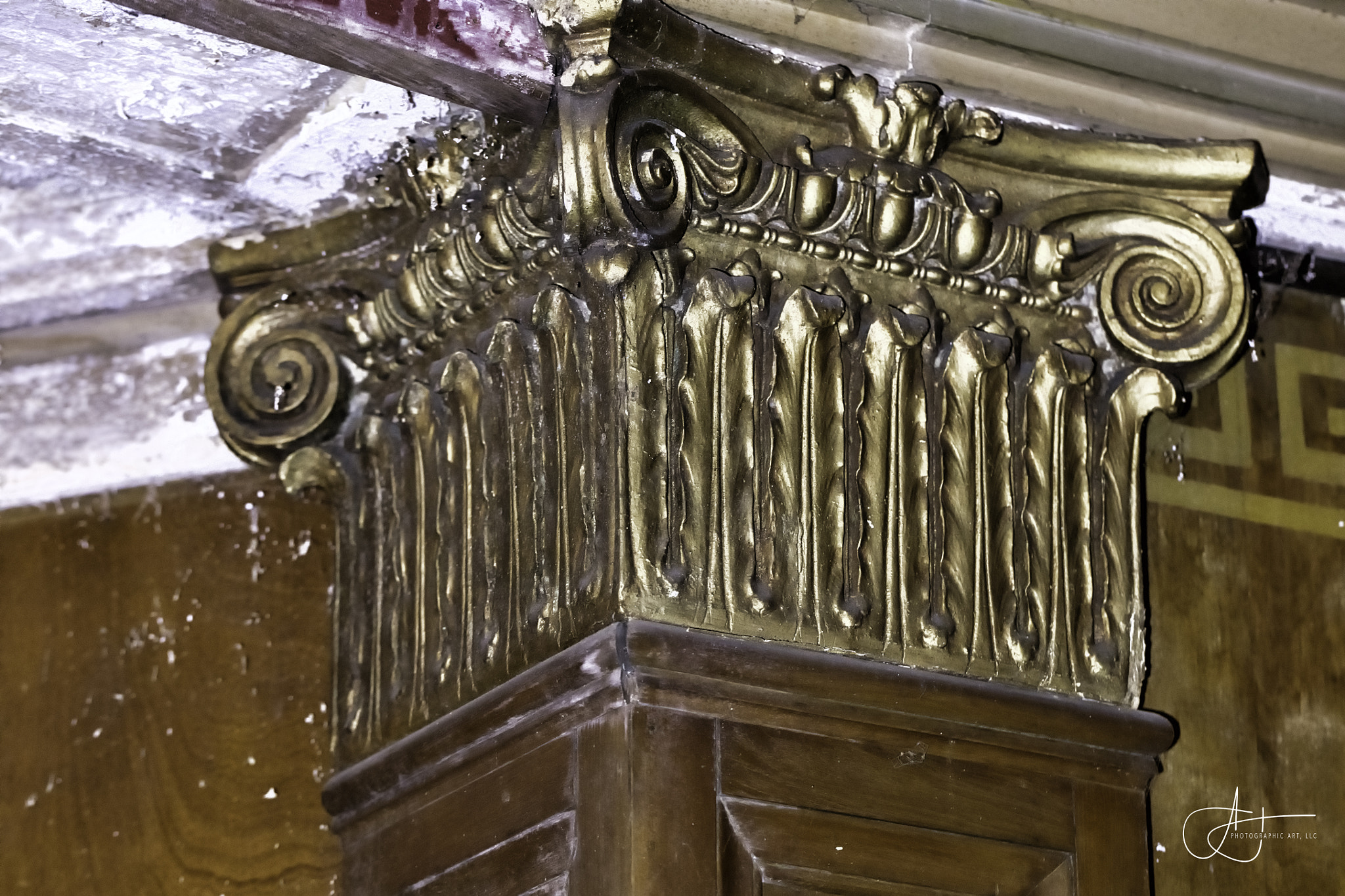 Canon EOS 5DS sample photo. Woodwork (in the lobby) photography