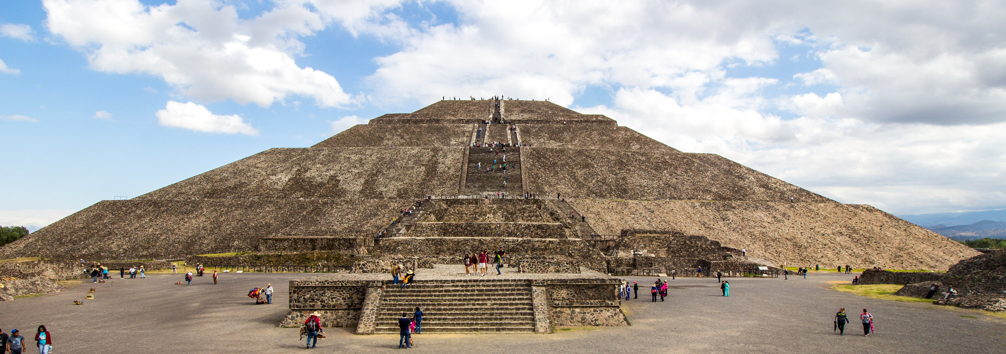 Canon EOS 600D (Rebel EOS T3i / EOS Kiss X5) sample photo. The aztec pyramid of the sun at teotihuacan photography